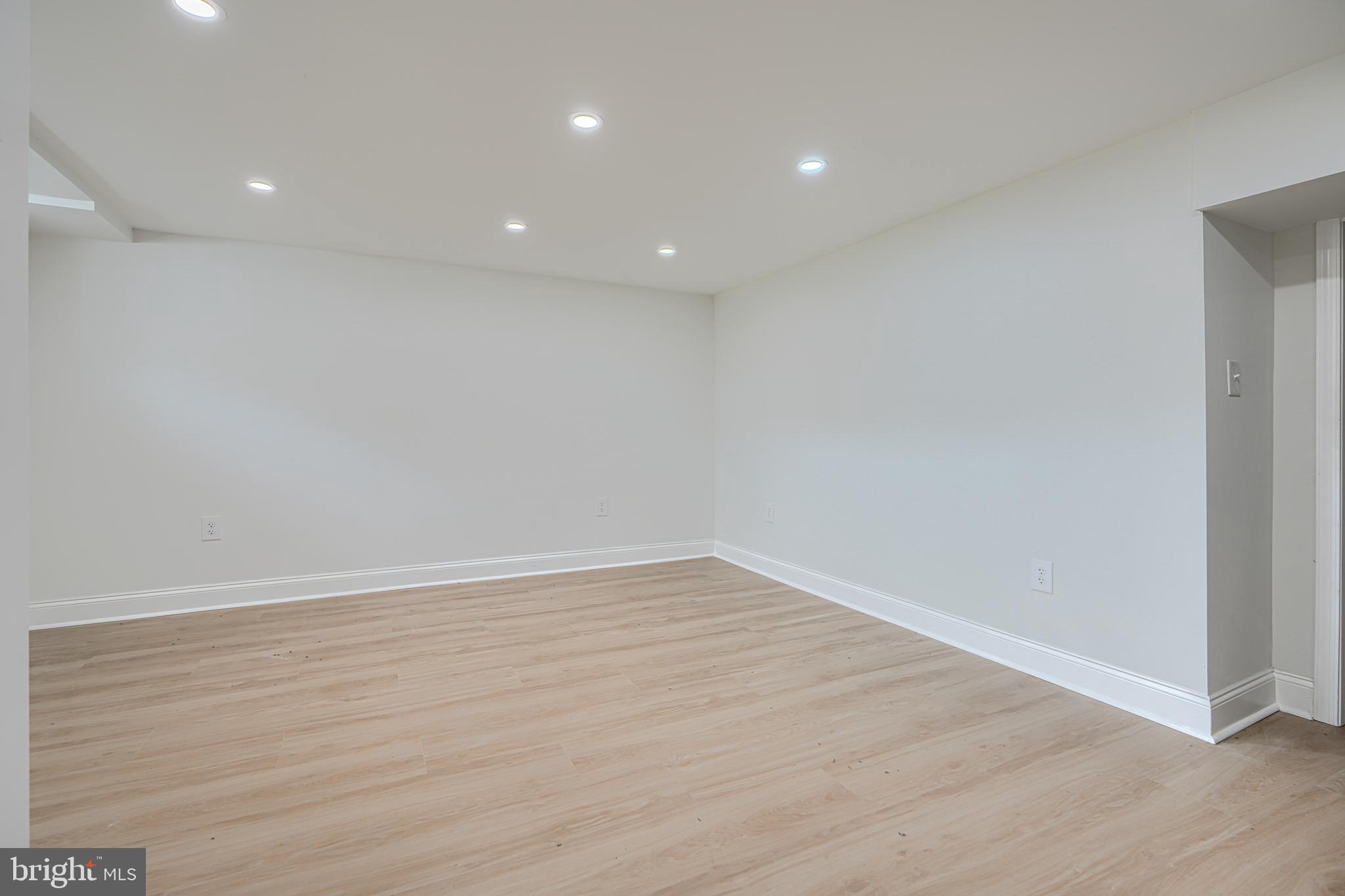 PERRING LOCH - Residential