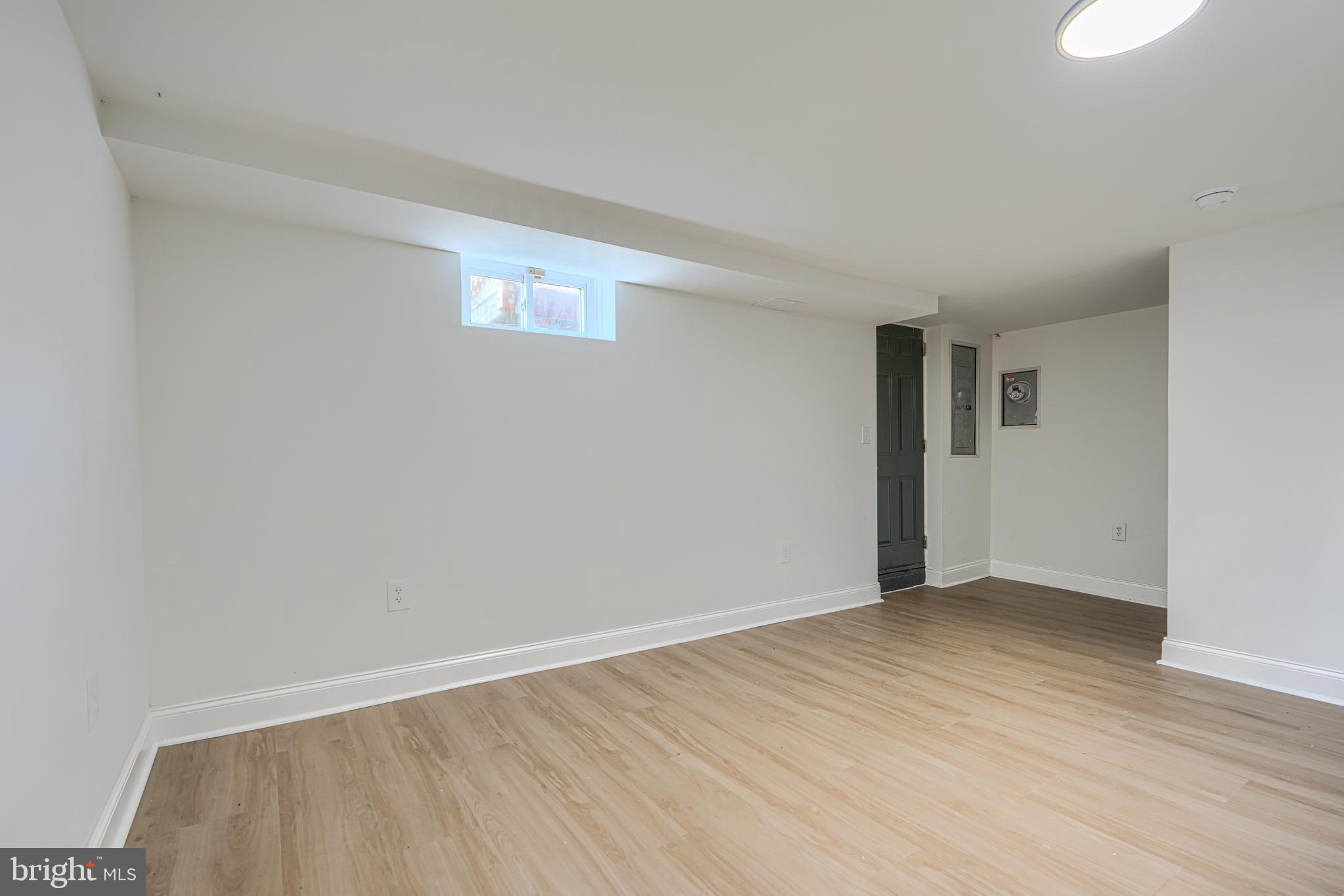PERRING LOCH - Residential