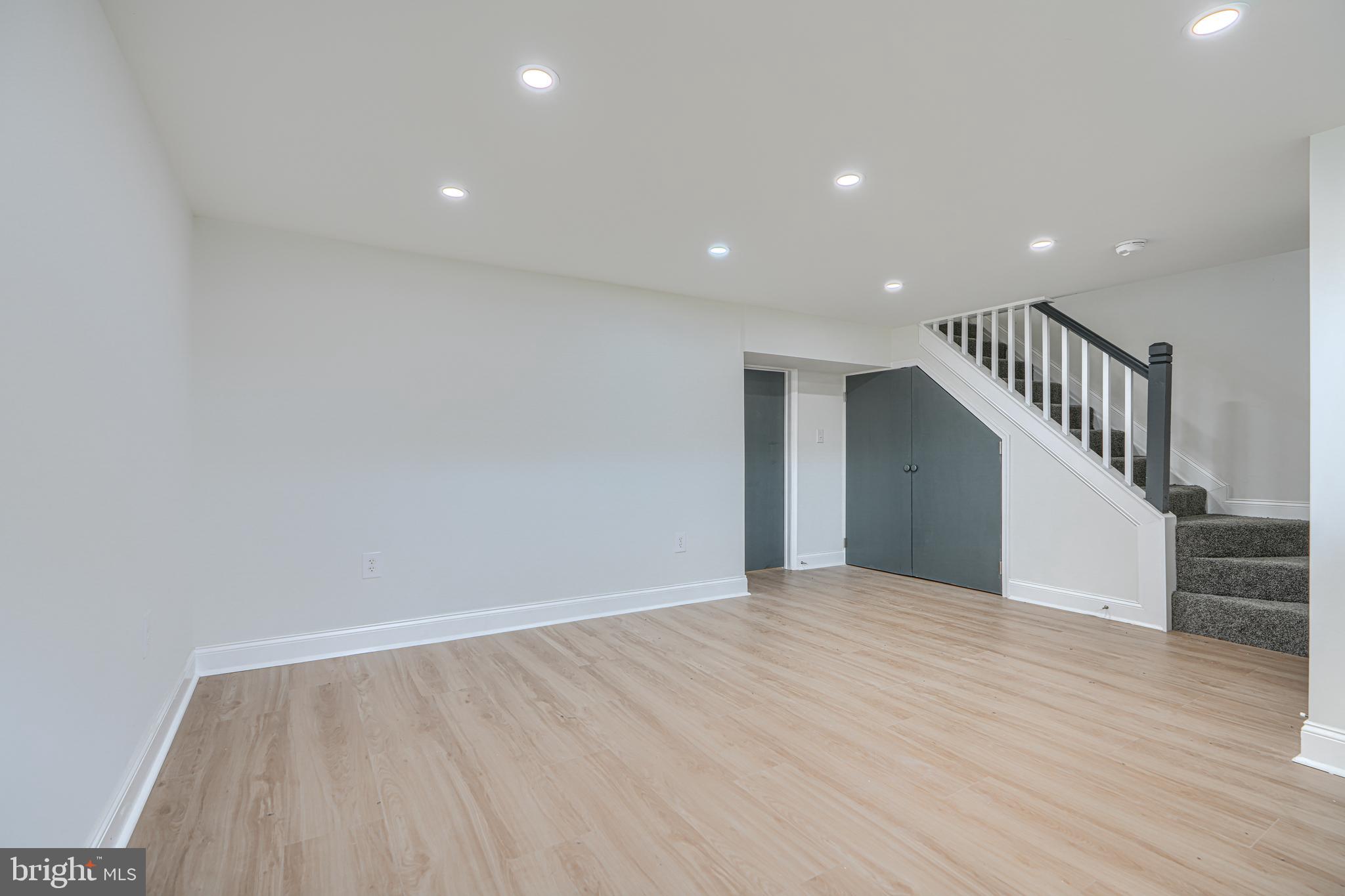 PERRING LOCH - Residential