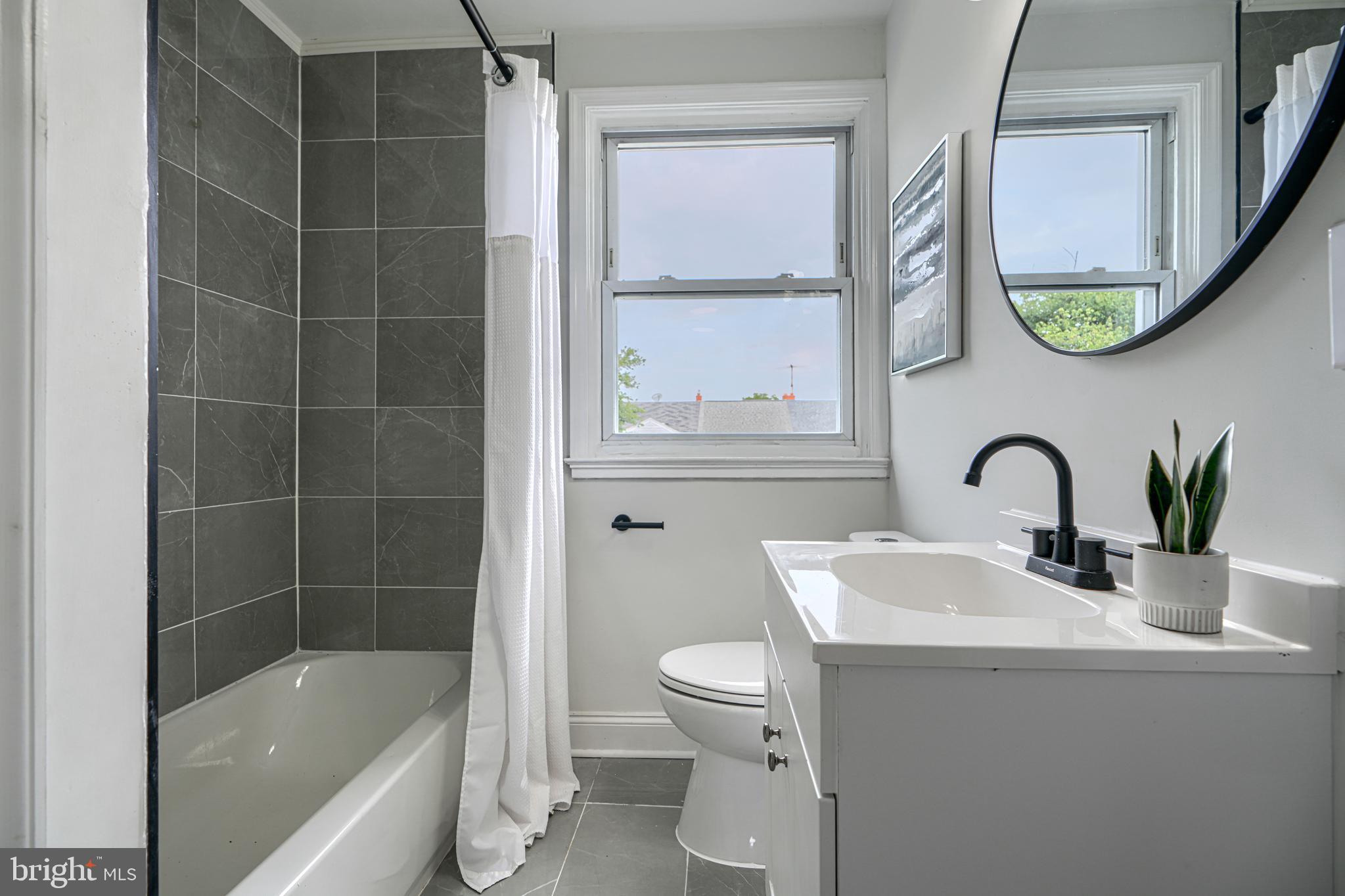 PERRING LOCH - Residential
