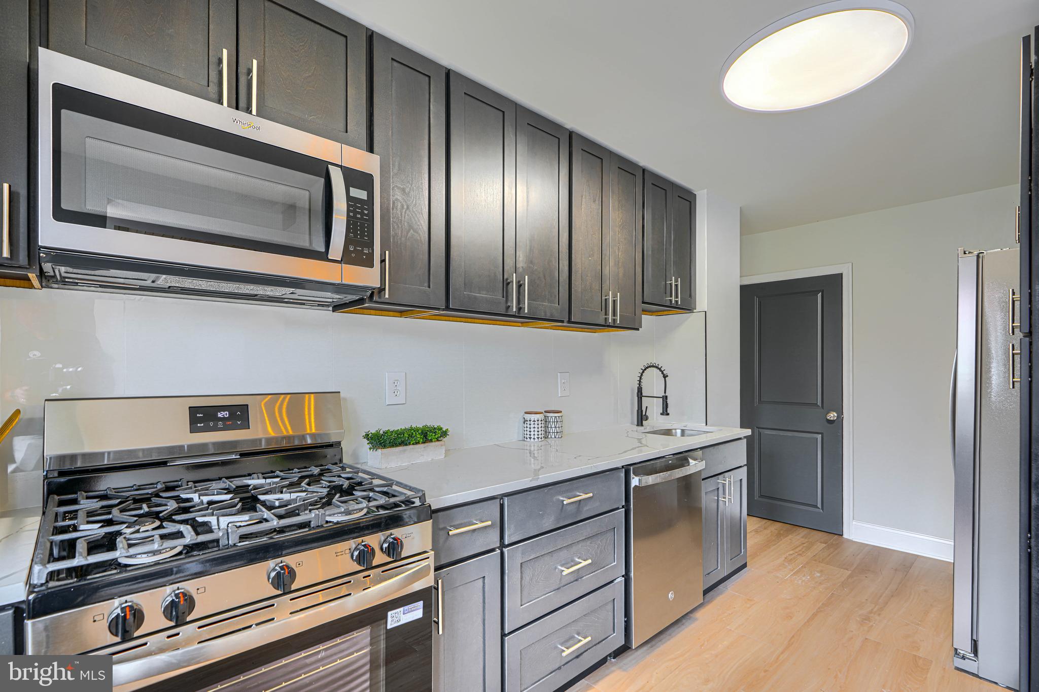 PERRING LOCH - Residential