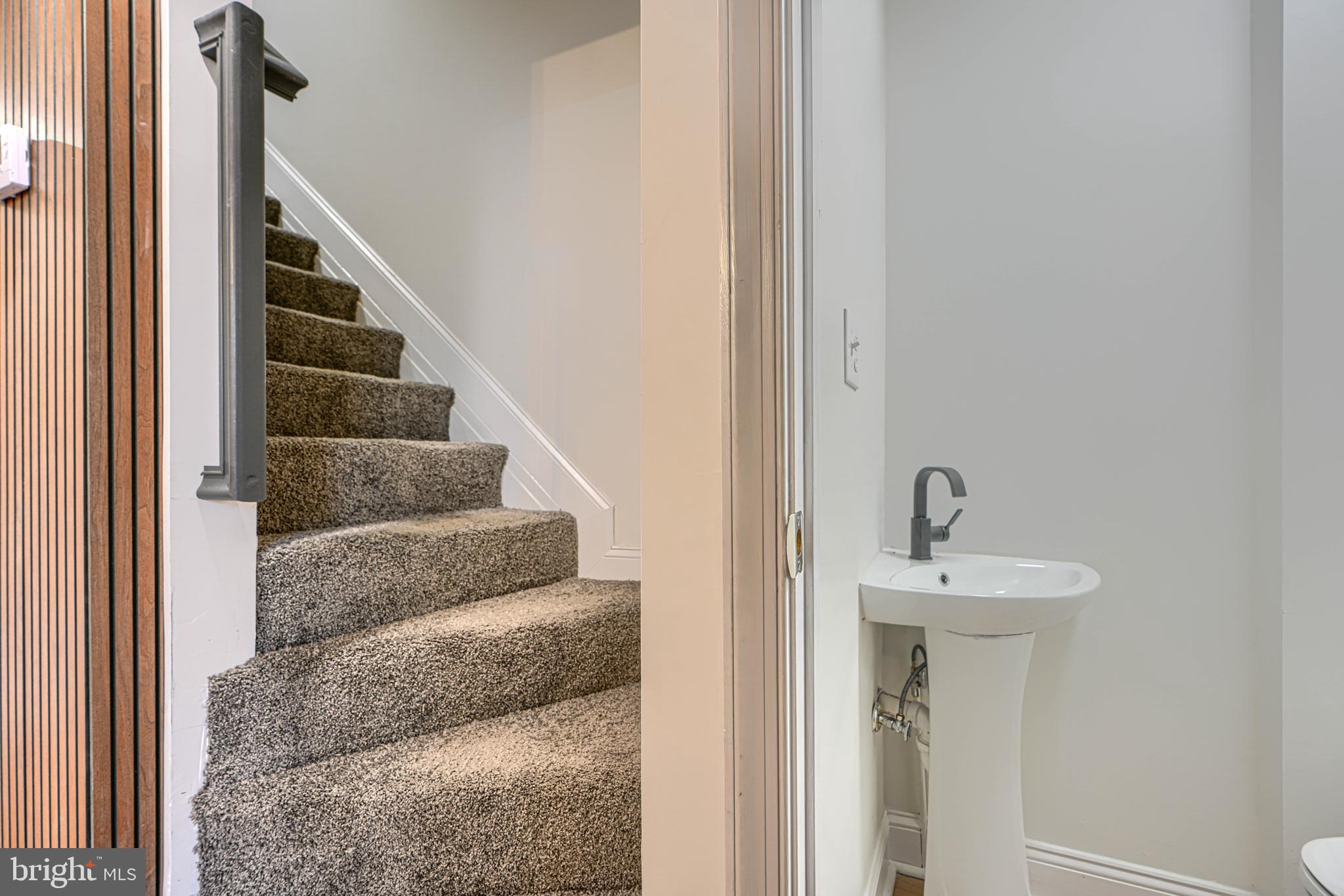 PERRING LOCH - Residential