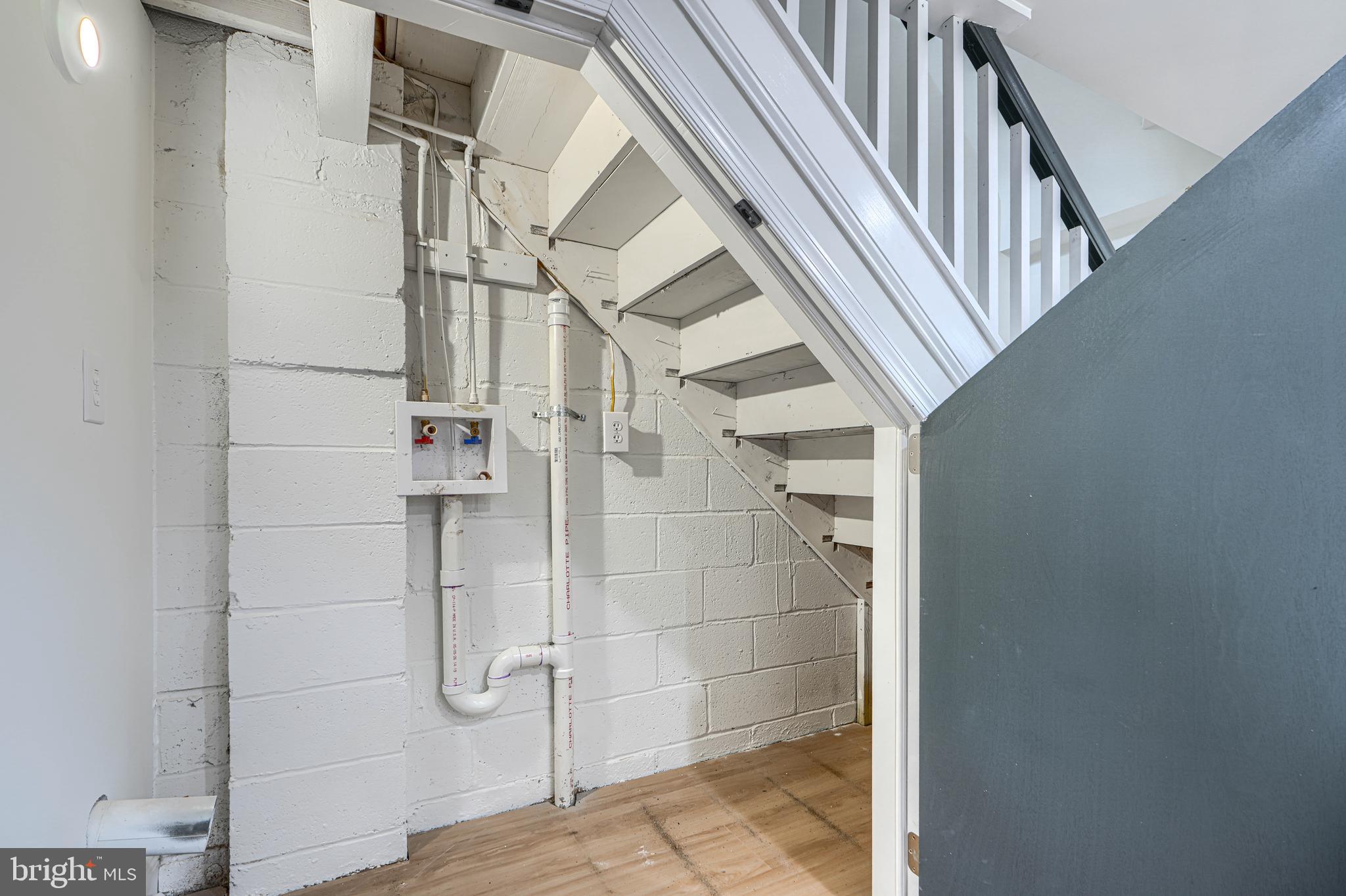 PERRING LOCH - Residential
