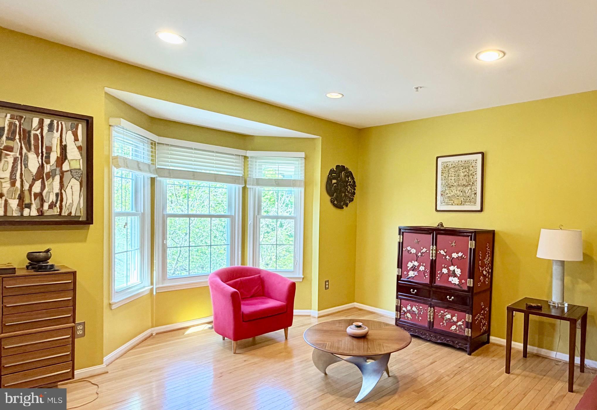 WHITLEY PARK CONDOMINIUM - Residential