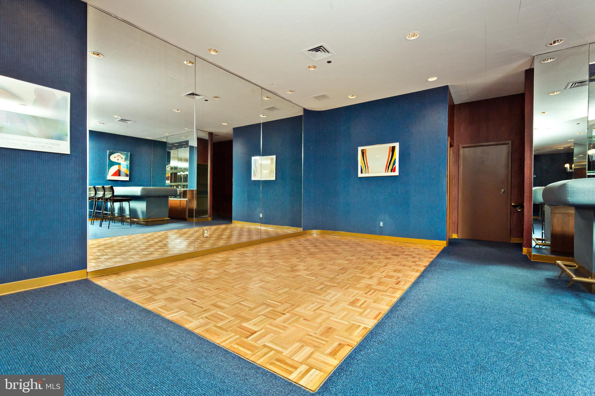 BARKLEY CONDO - Residential
