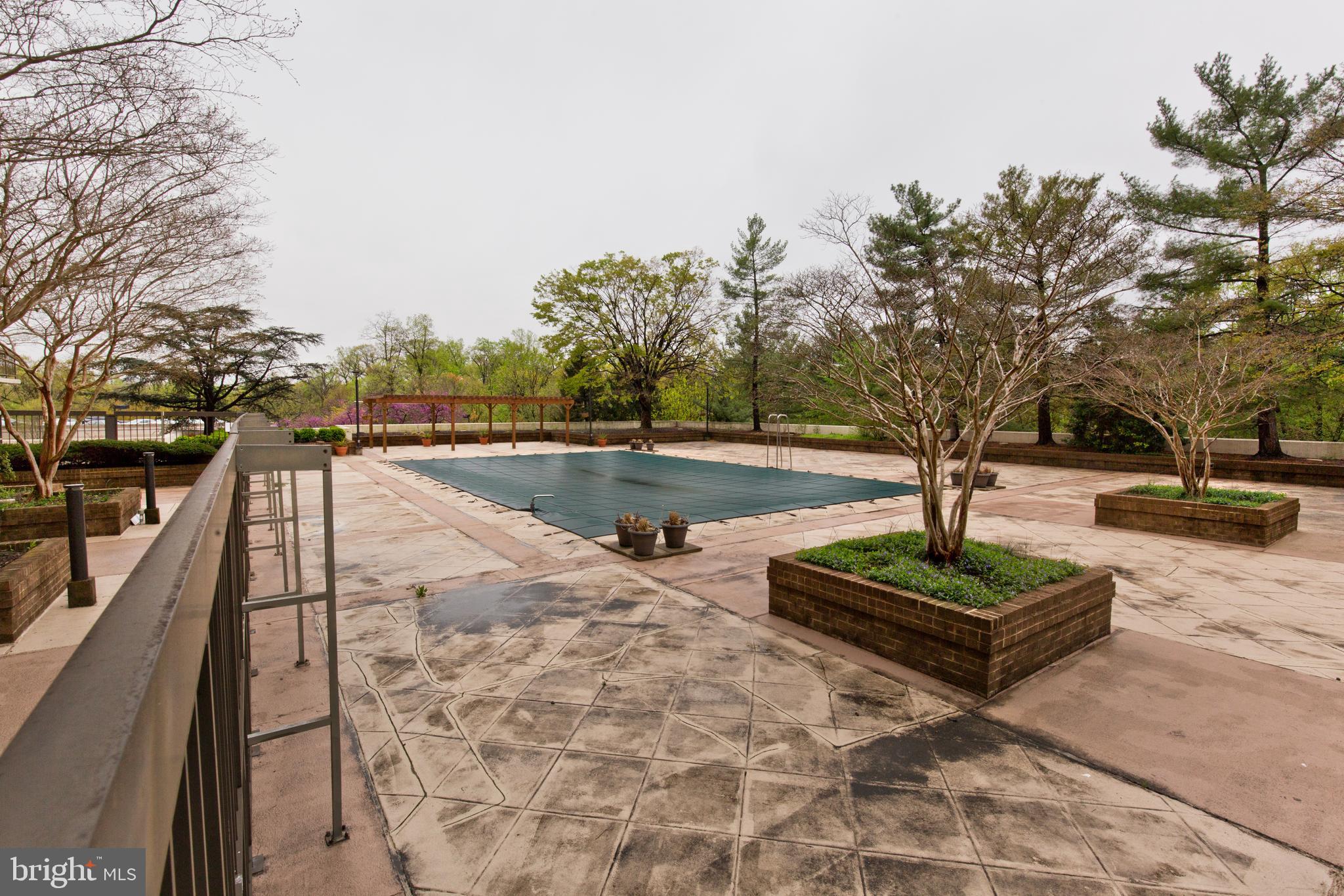 BARKLEY CONDO - Residential