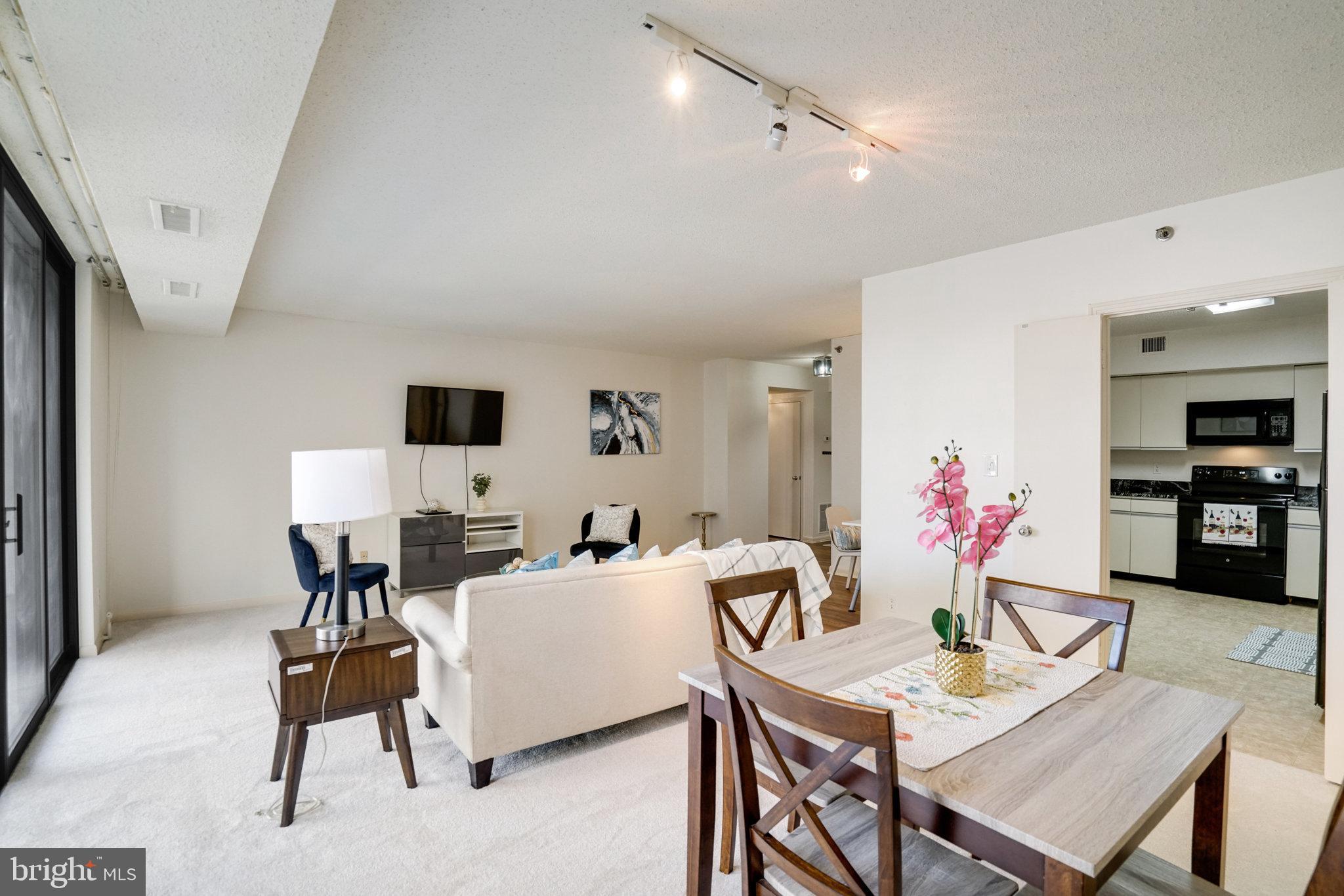 BARKLEY CONDO - Residential