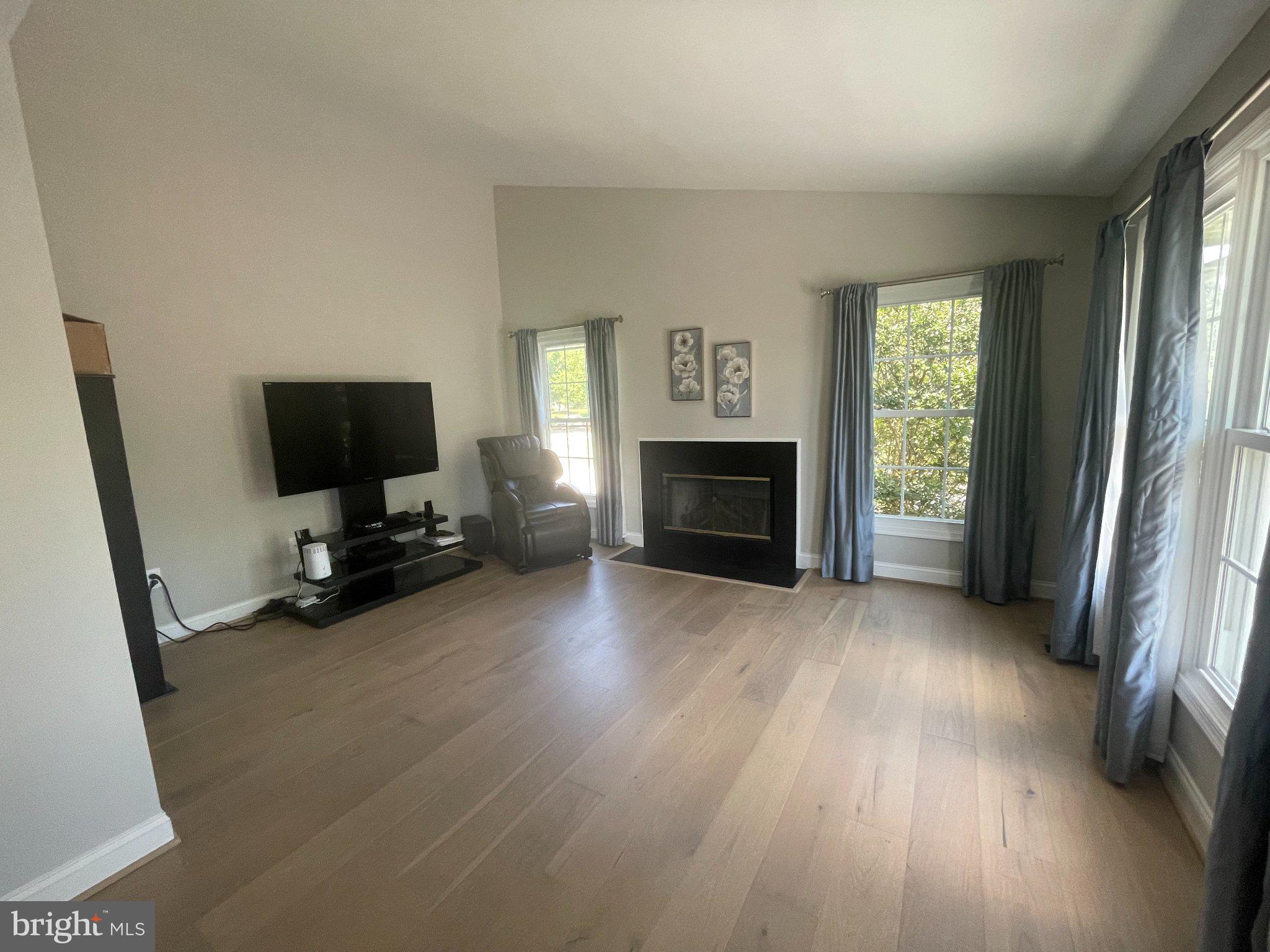 SELLMAN ESTATES - Residential