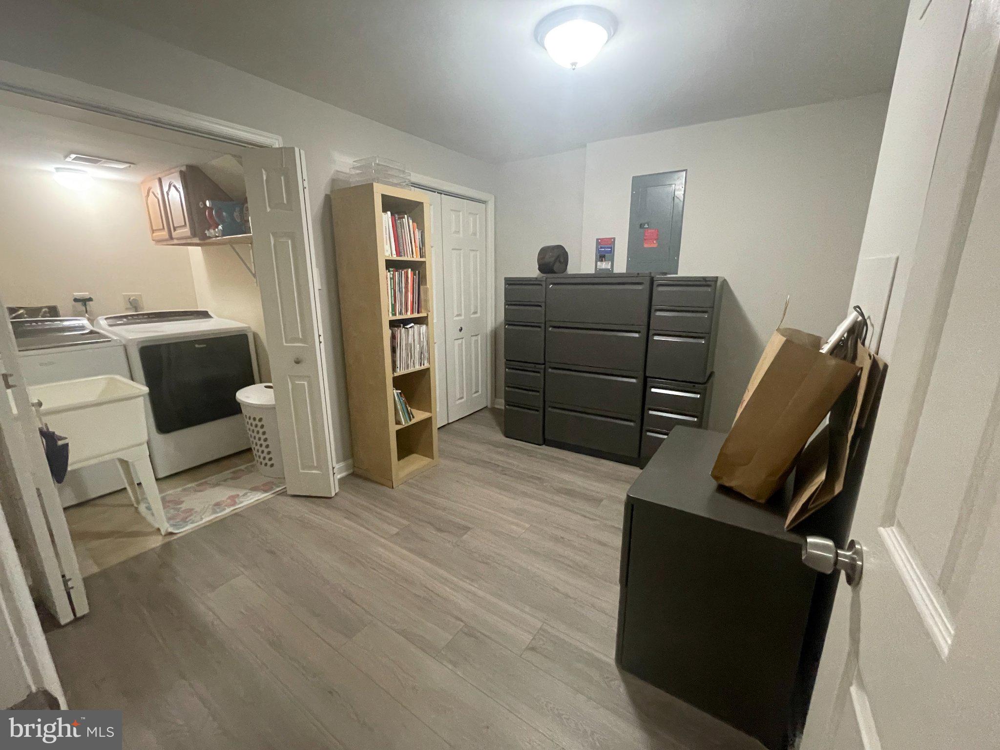 SELLMAN ESTATES - Residential