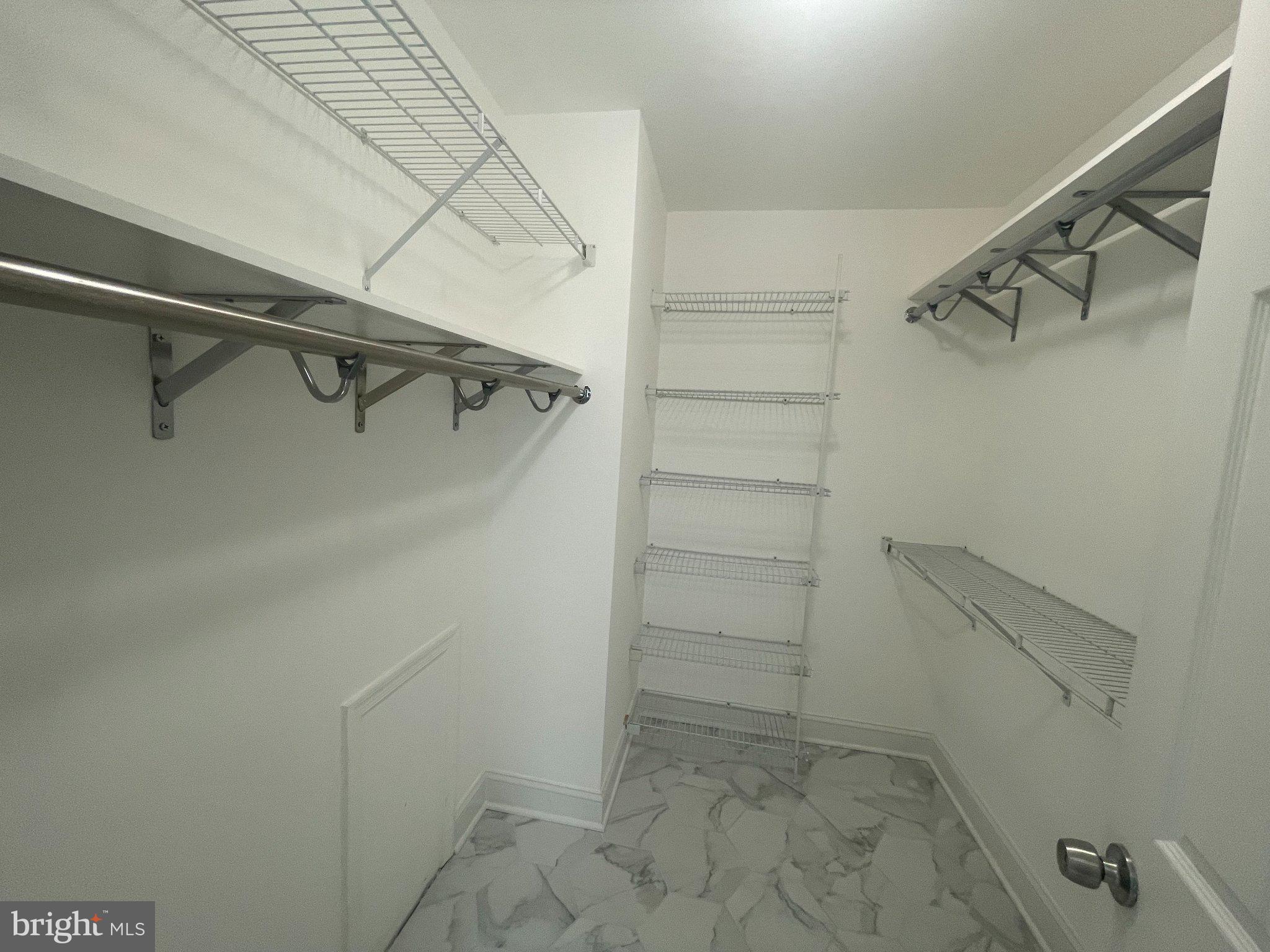 SELLMAN ESTATES - Residential