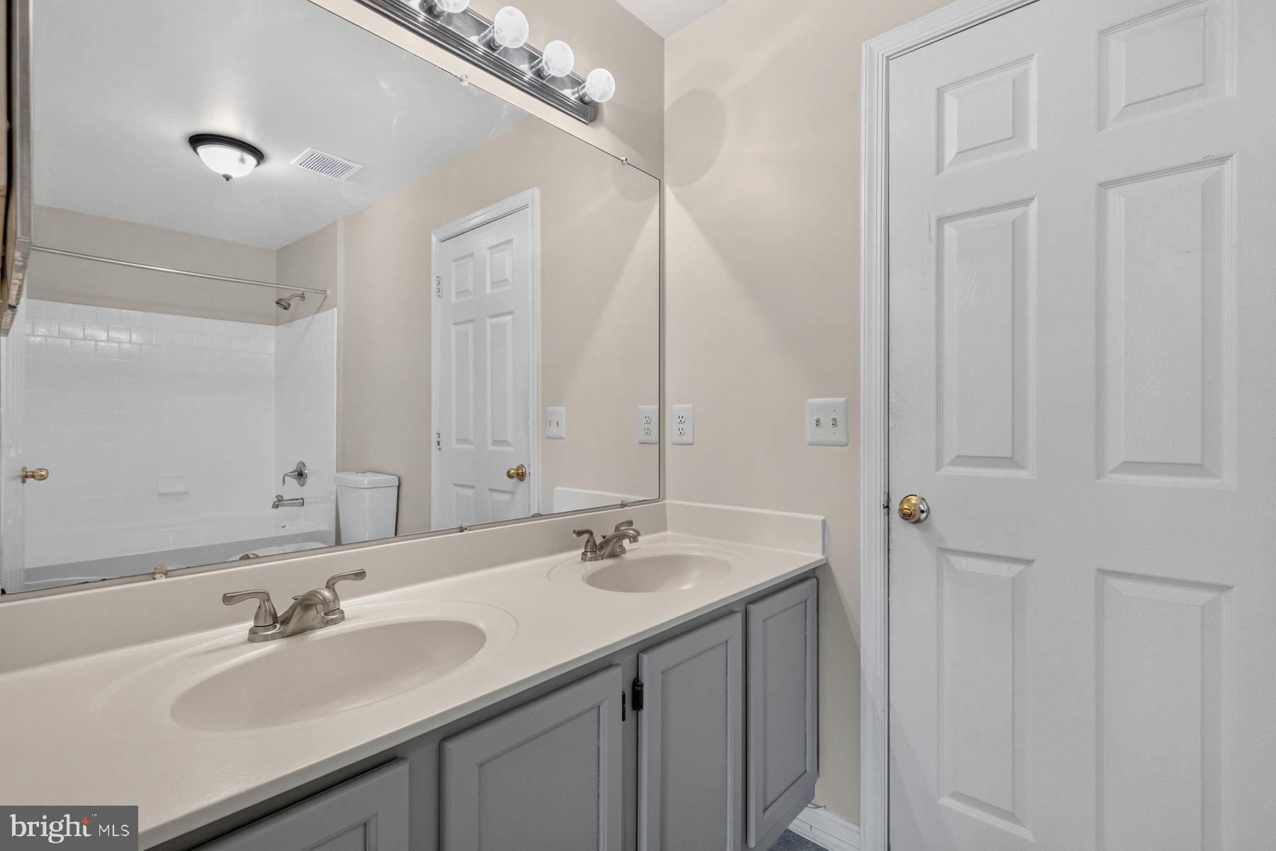 BEDFORD CROSSING - Residential
