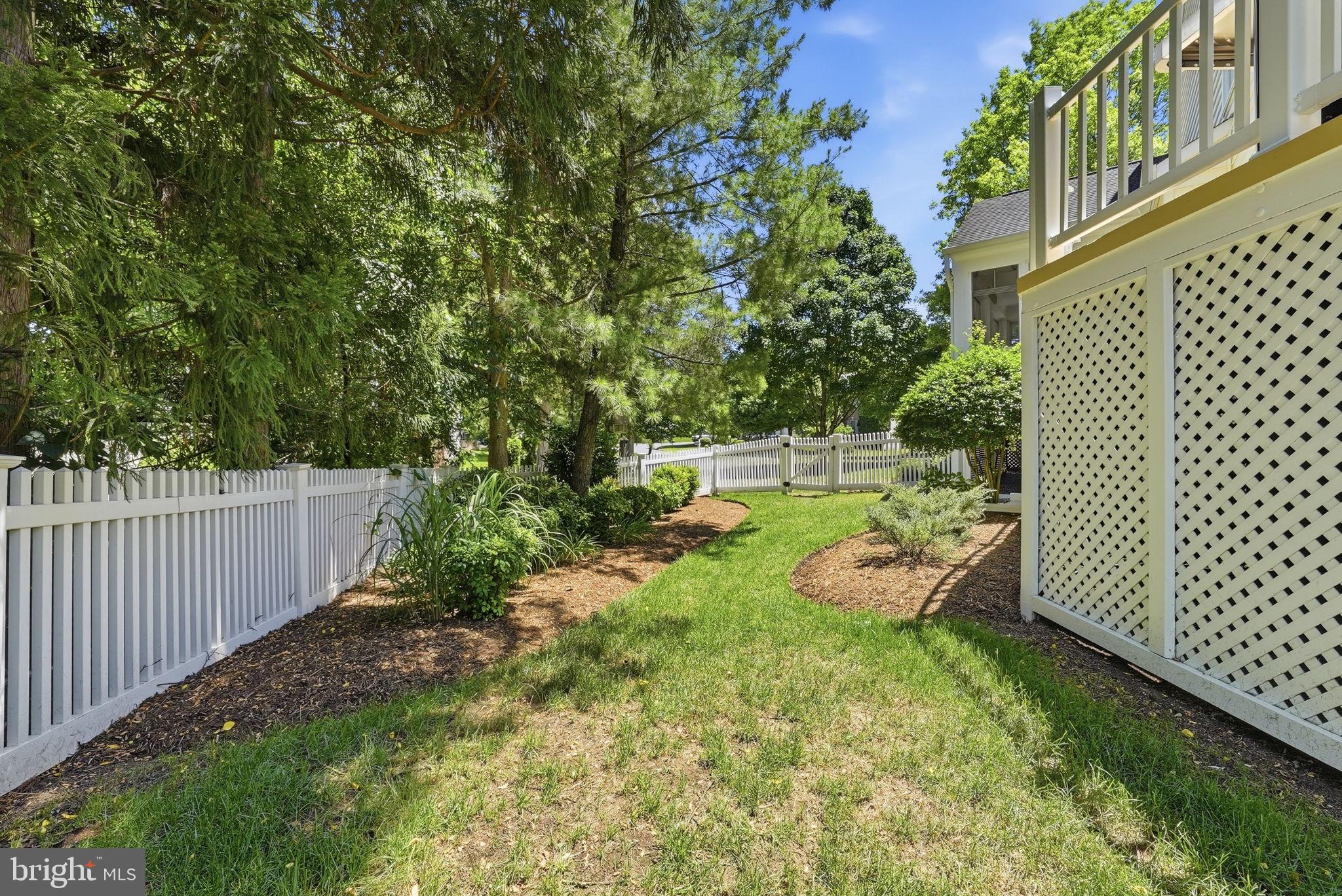 HIDDEN CREEK - Residential