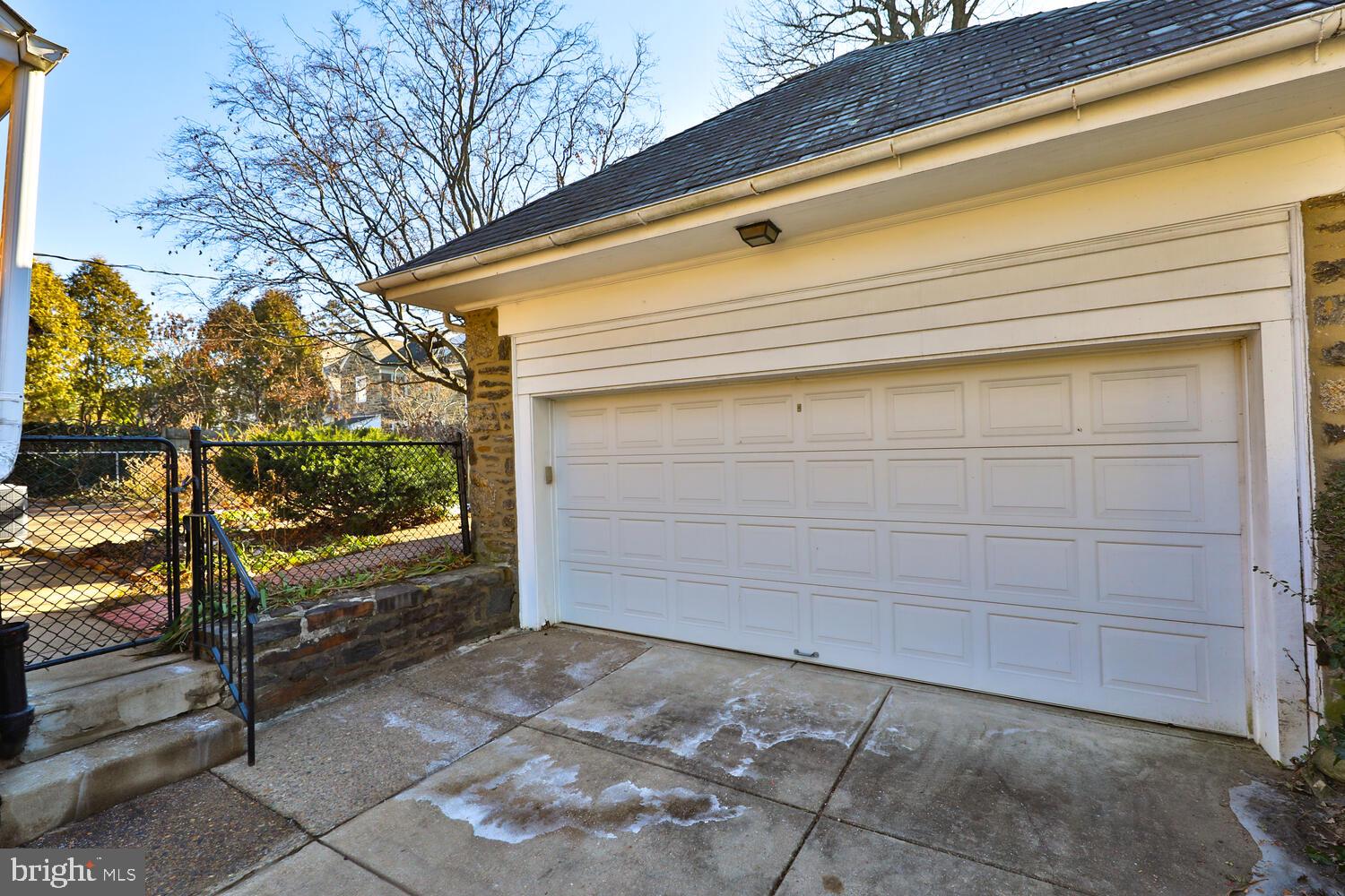 EAST FALLS - Residential
