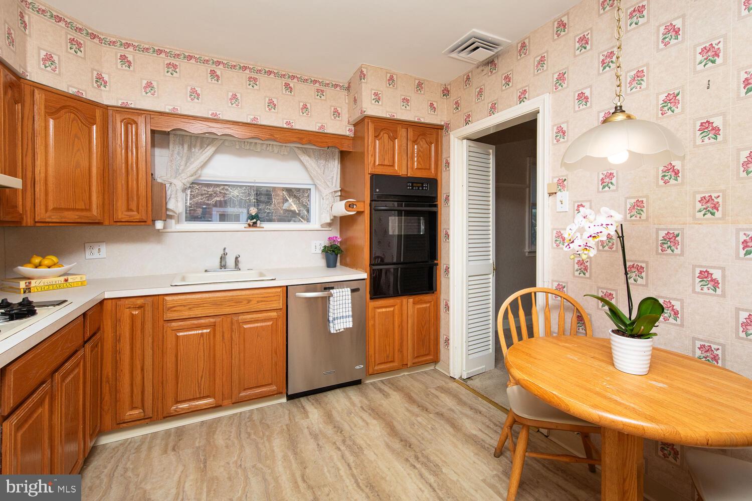 EAST FALLS - Residential