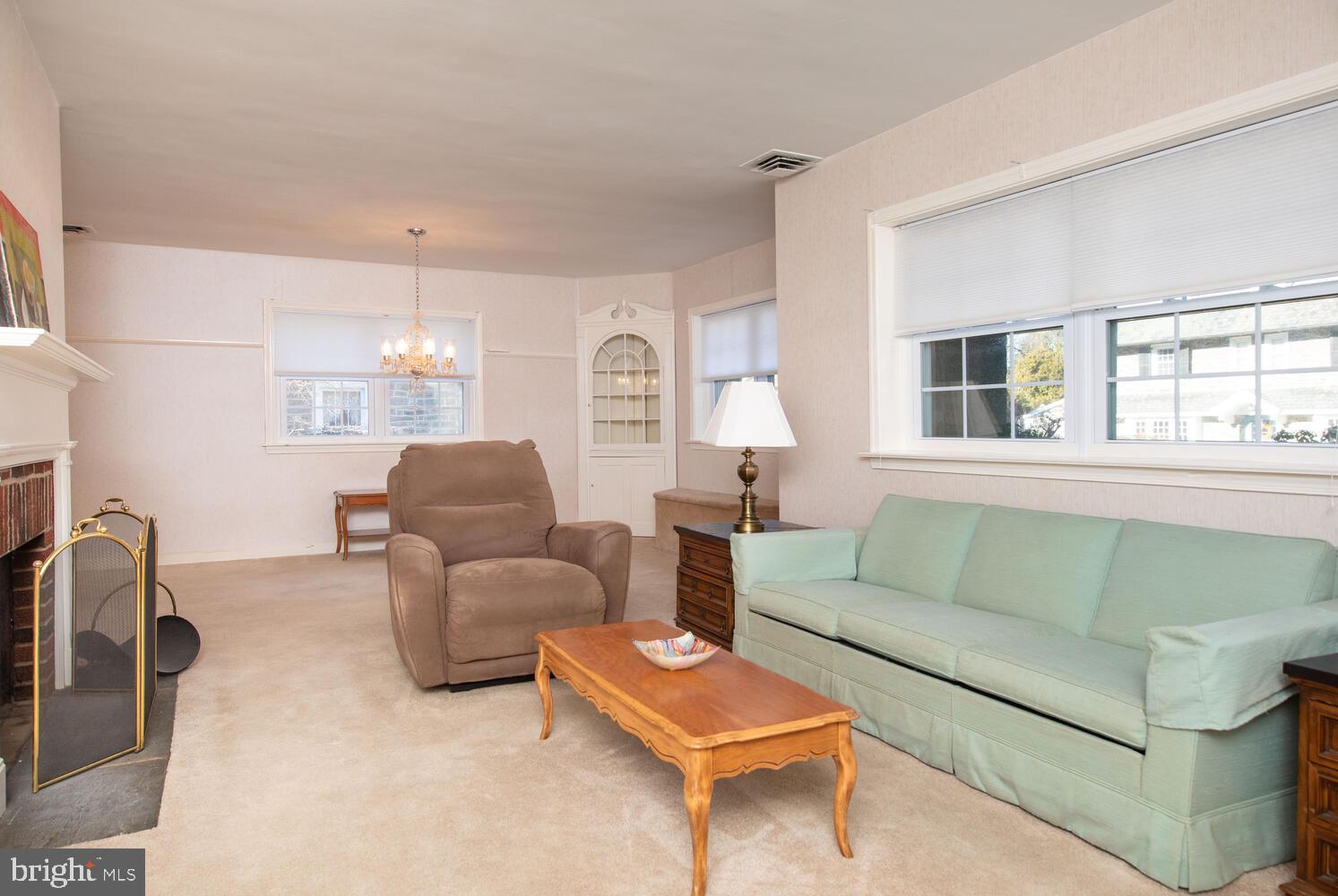 EAST FALLS - Residential