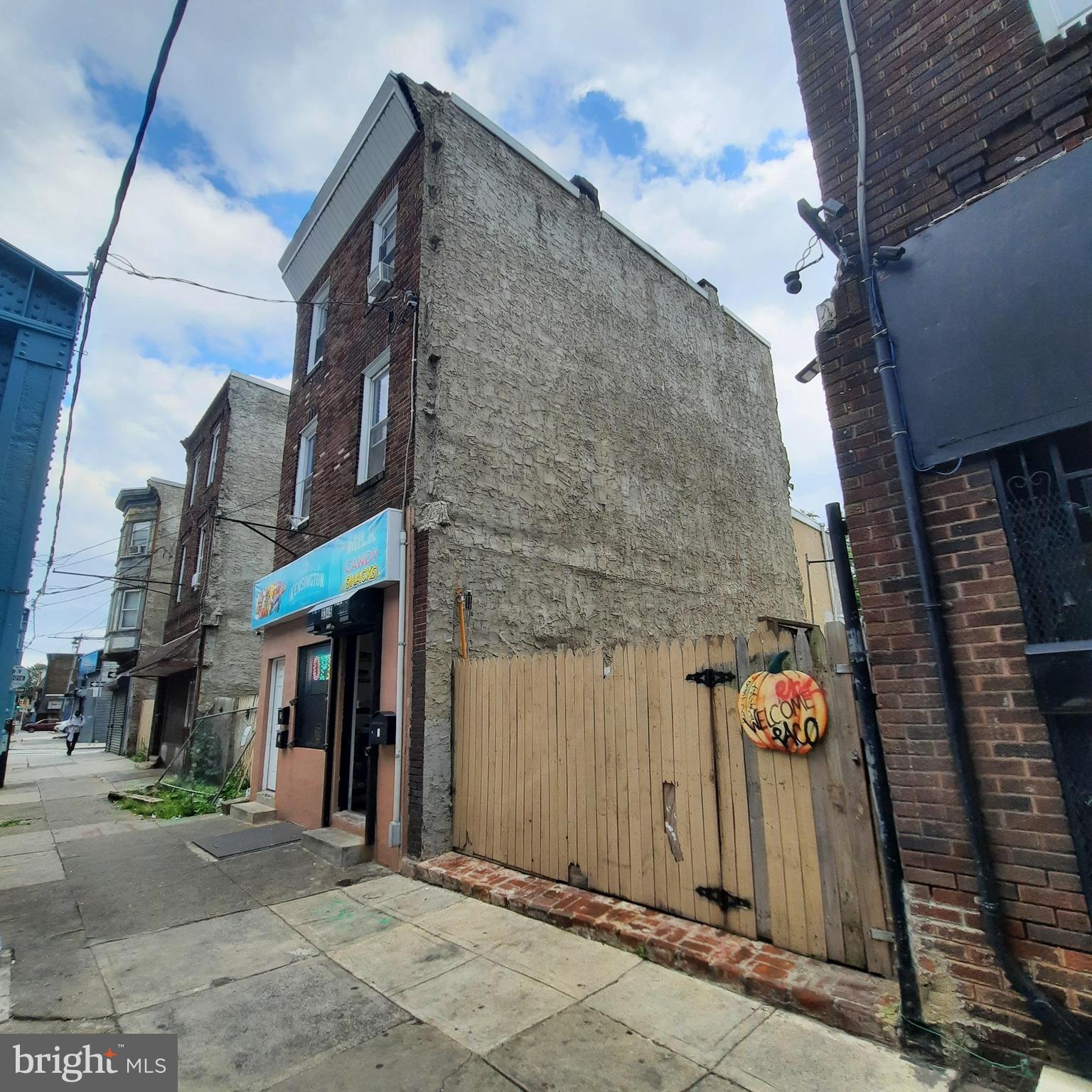 KENSINGTON - Commercial Sale