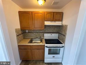 KENSINGTON - Commercial Sale