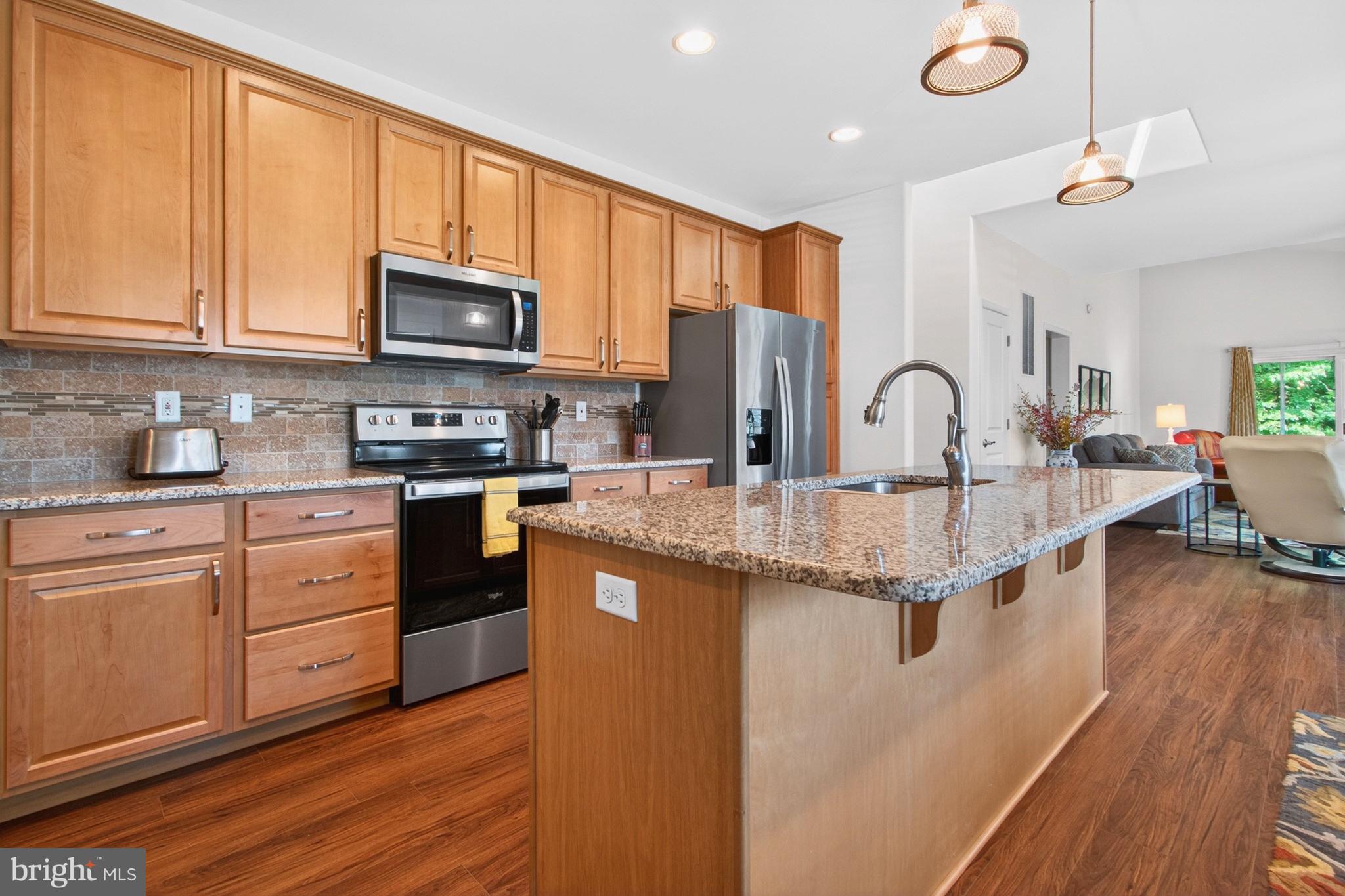 WOODS COVE - Residential