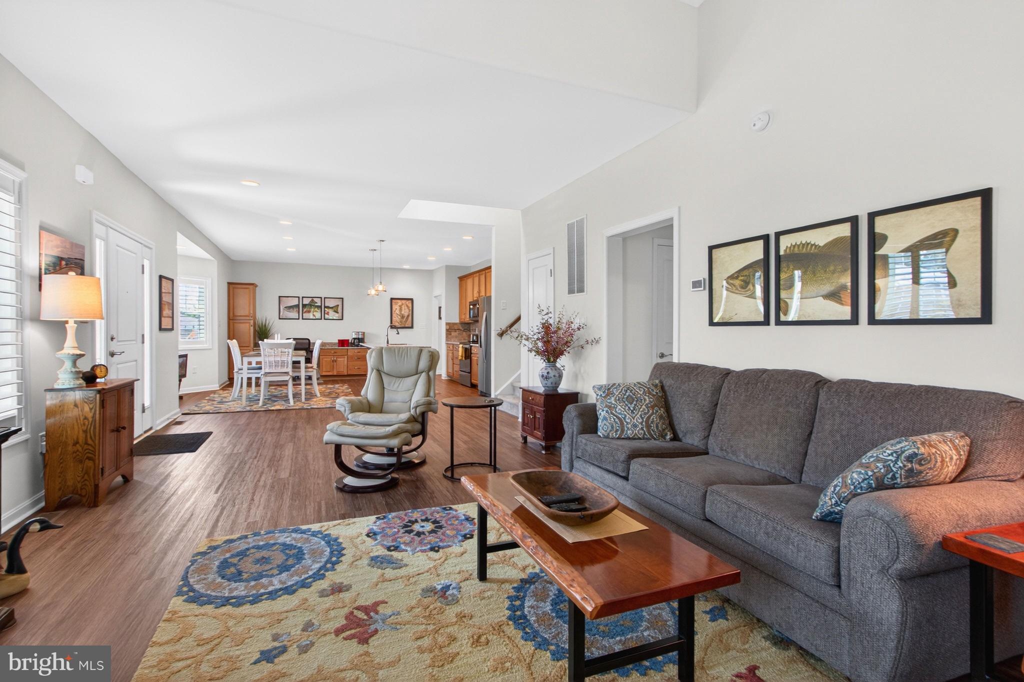 WOODS COVE - Residential