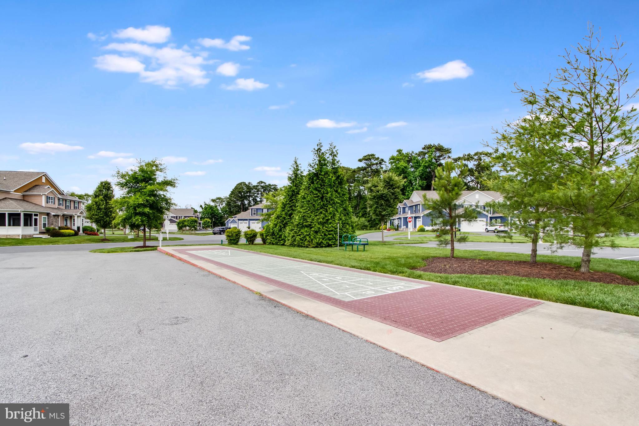 WOODS COVE - Residential