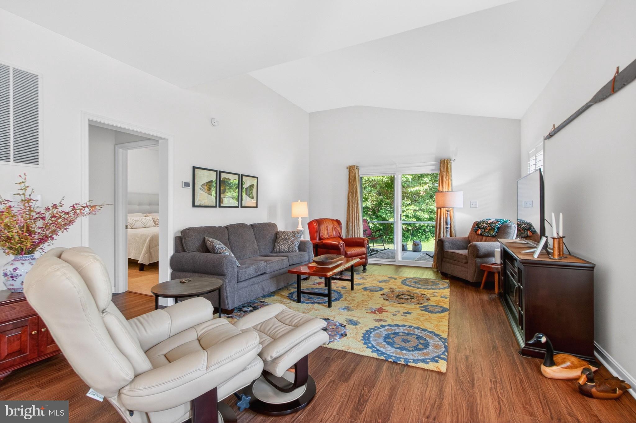 WOODS COVE - Residential