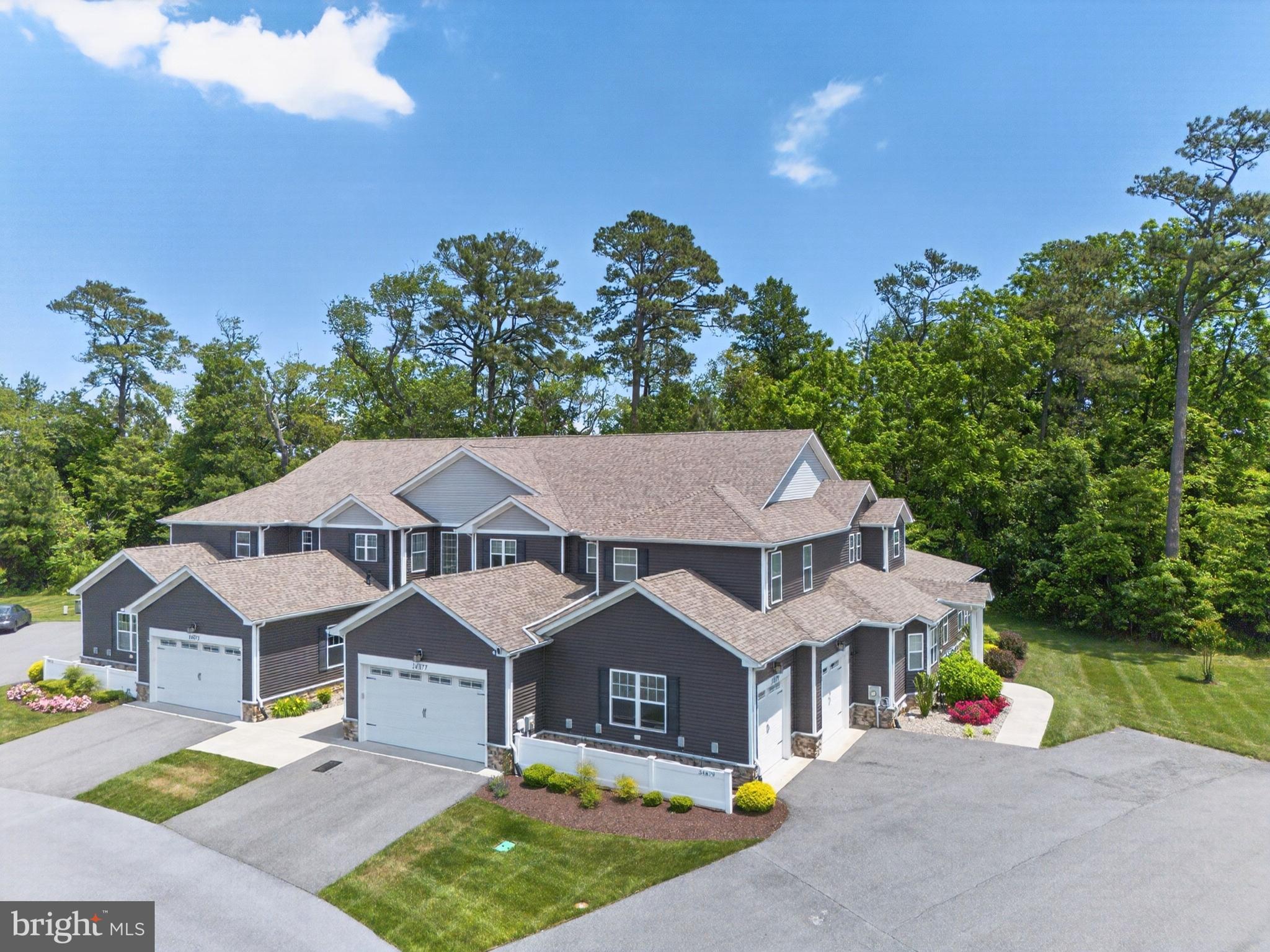 WOODS COVE - Residential