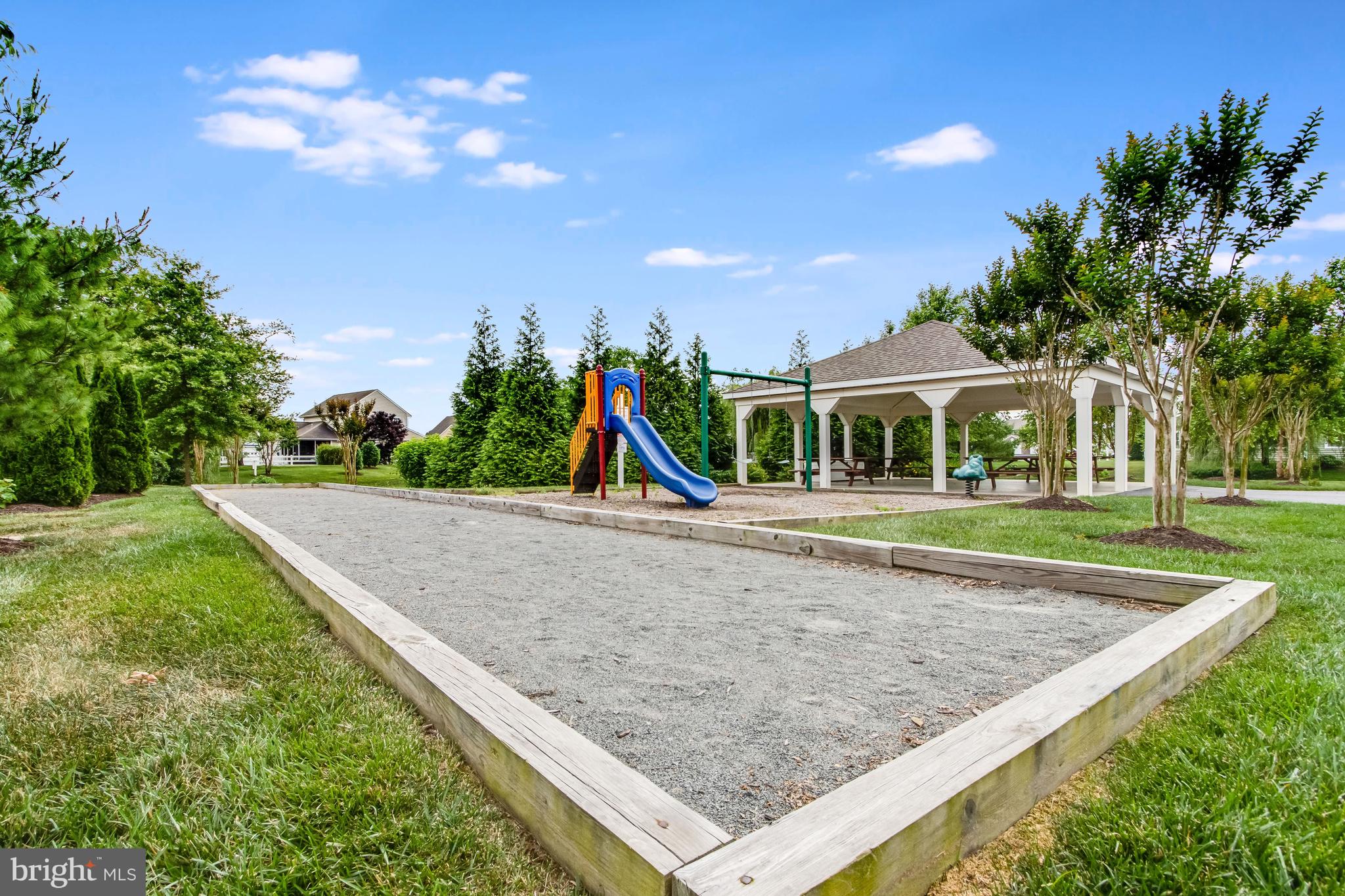 WOODS COVE - Residential