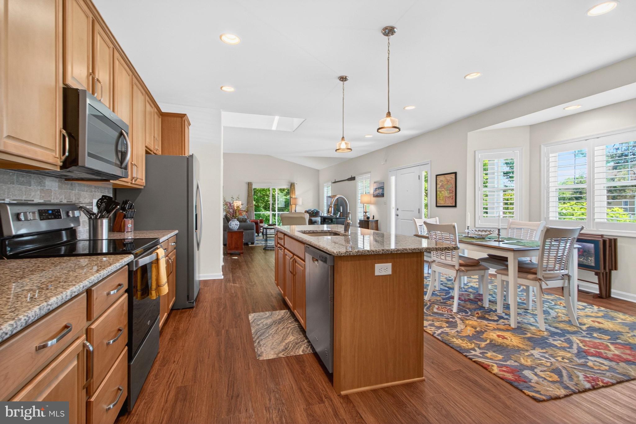 WOODS COVE - Residential