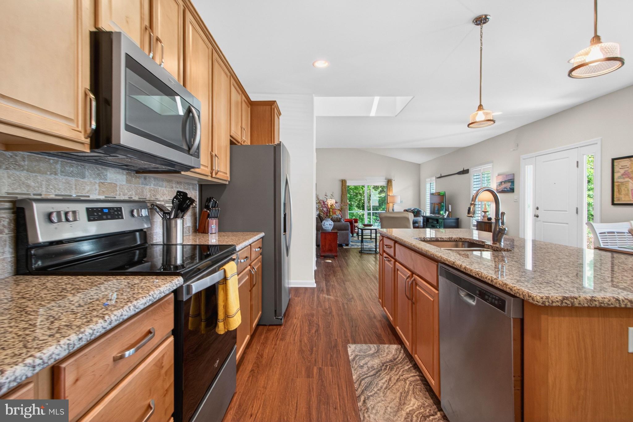 WOODS COVE - Residential