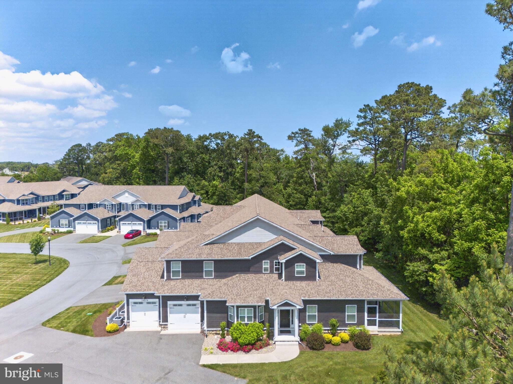 WOODS COVE - Residential