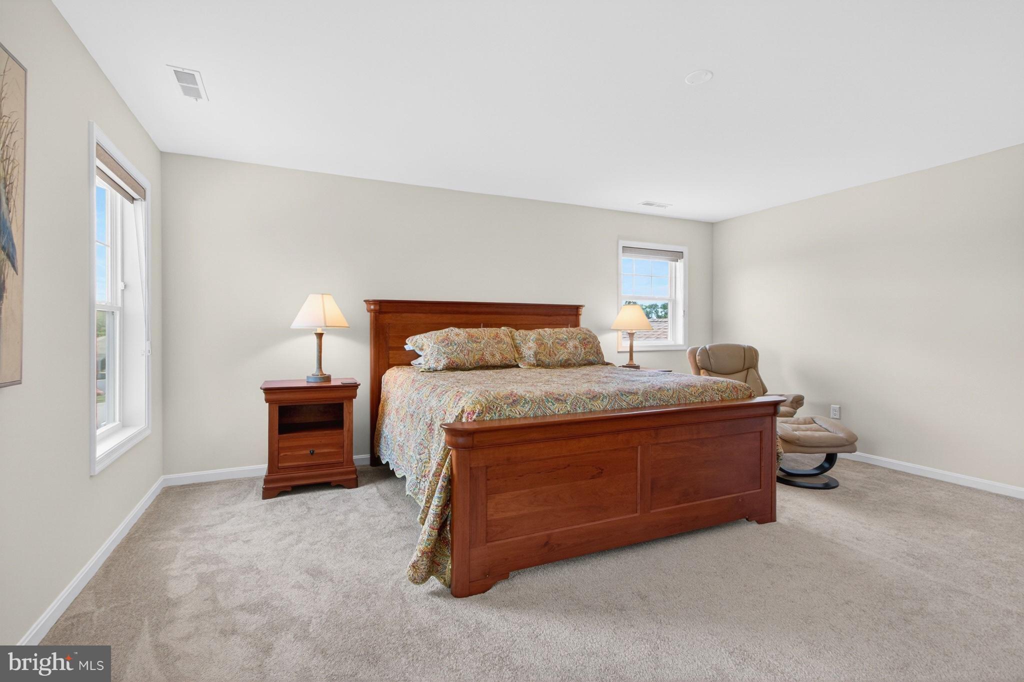 WOODS COVE - Residential