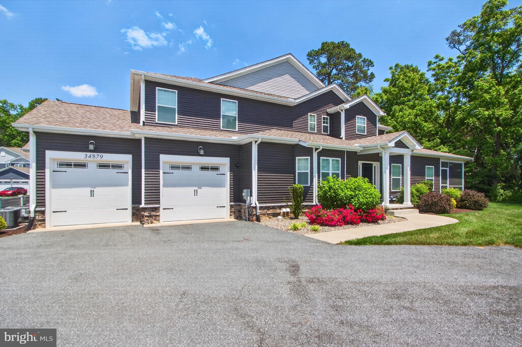 WOODS COVE - Residential