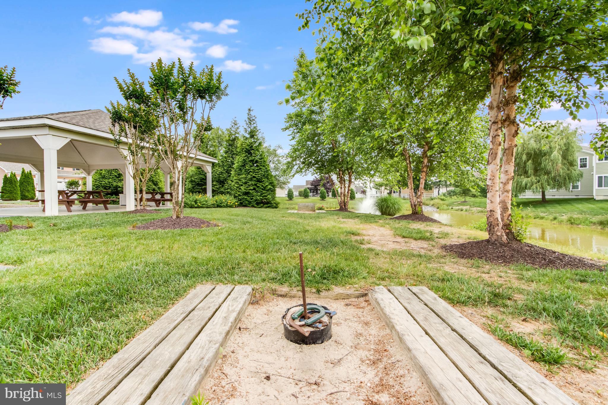 WOODS COVE - Residential