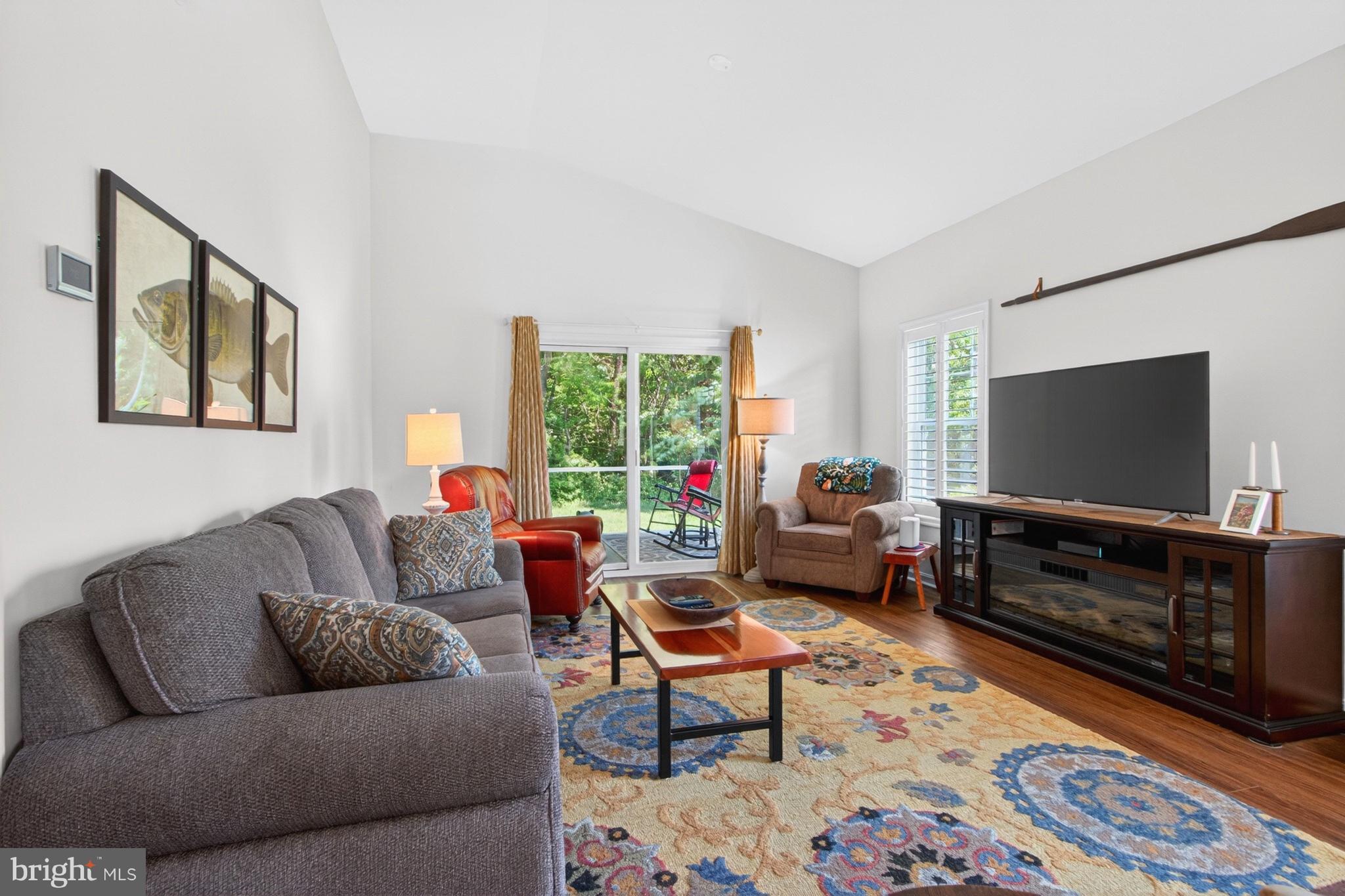 WOODS COVE - Residential