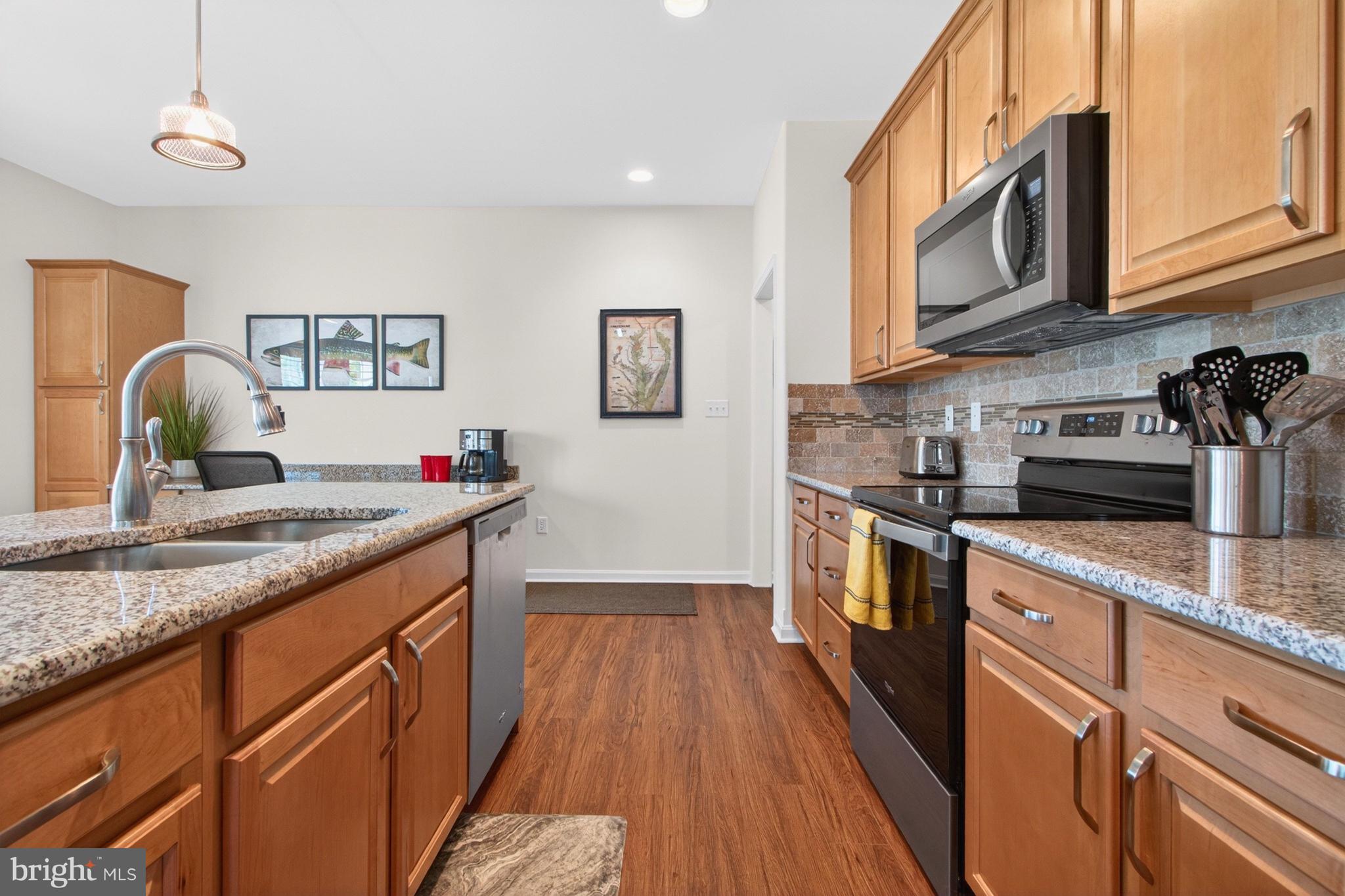 WOODS COVE - Residential
