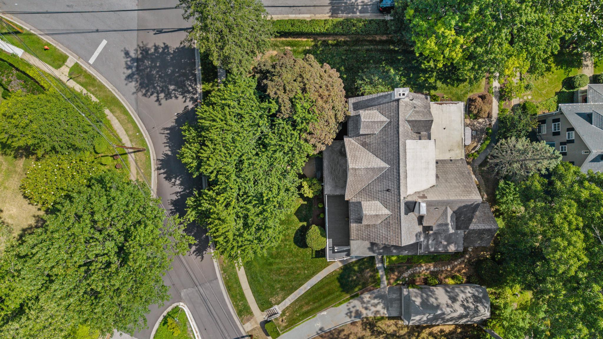 ROLAND PARK - Residential