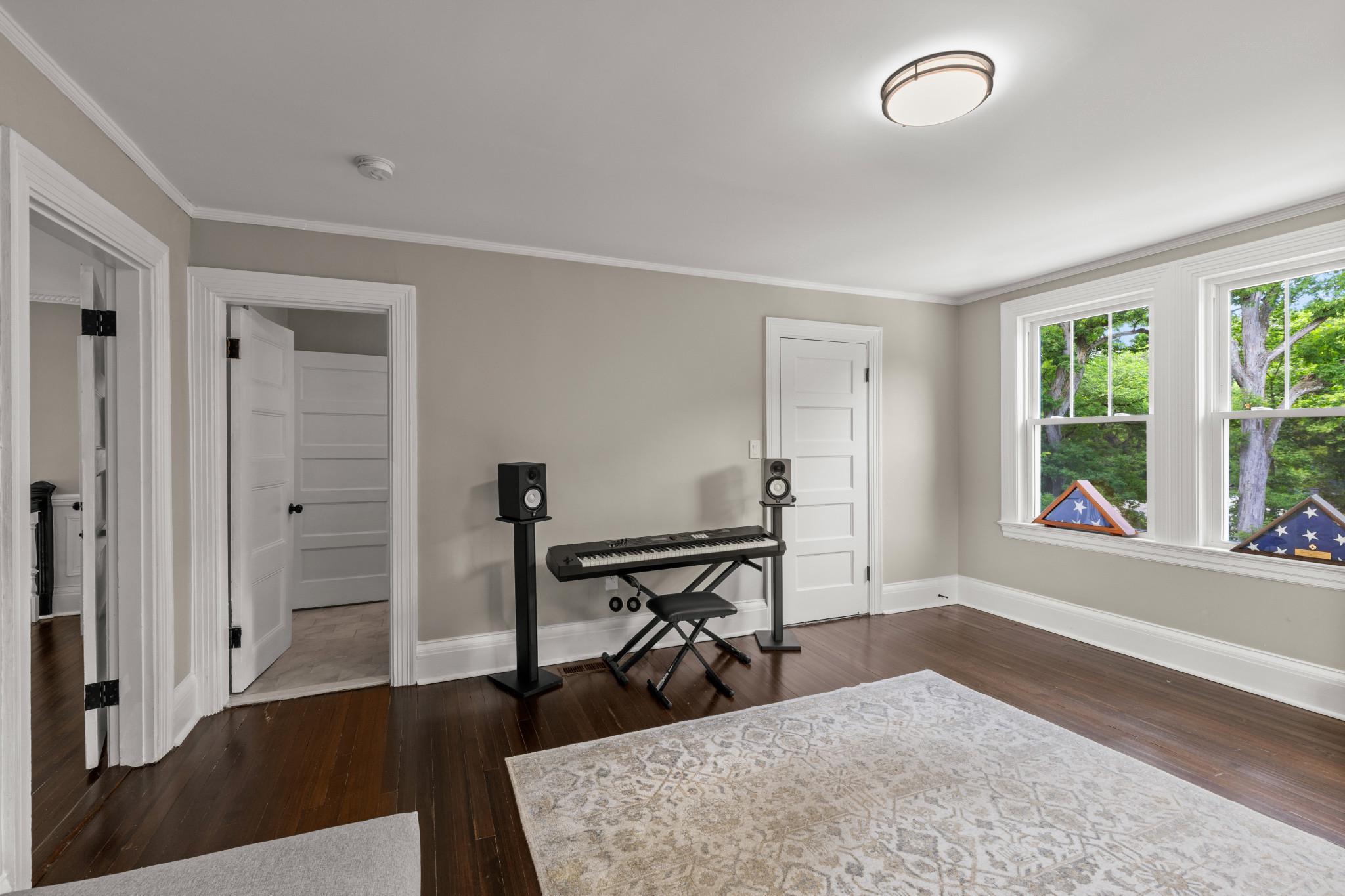 ROLAND PARK - Residential