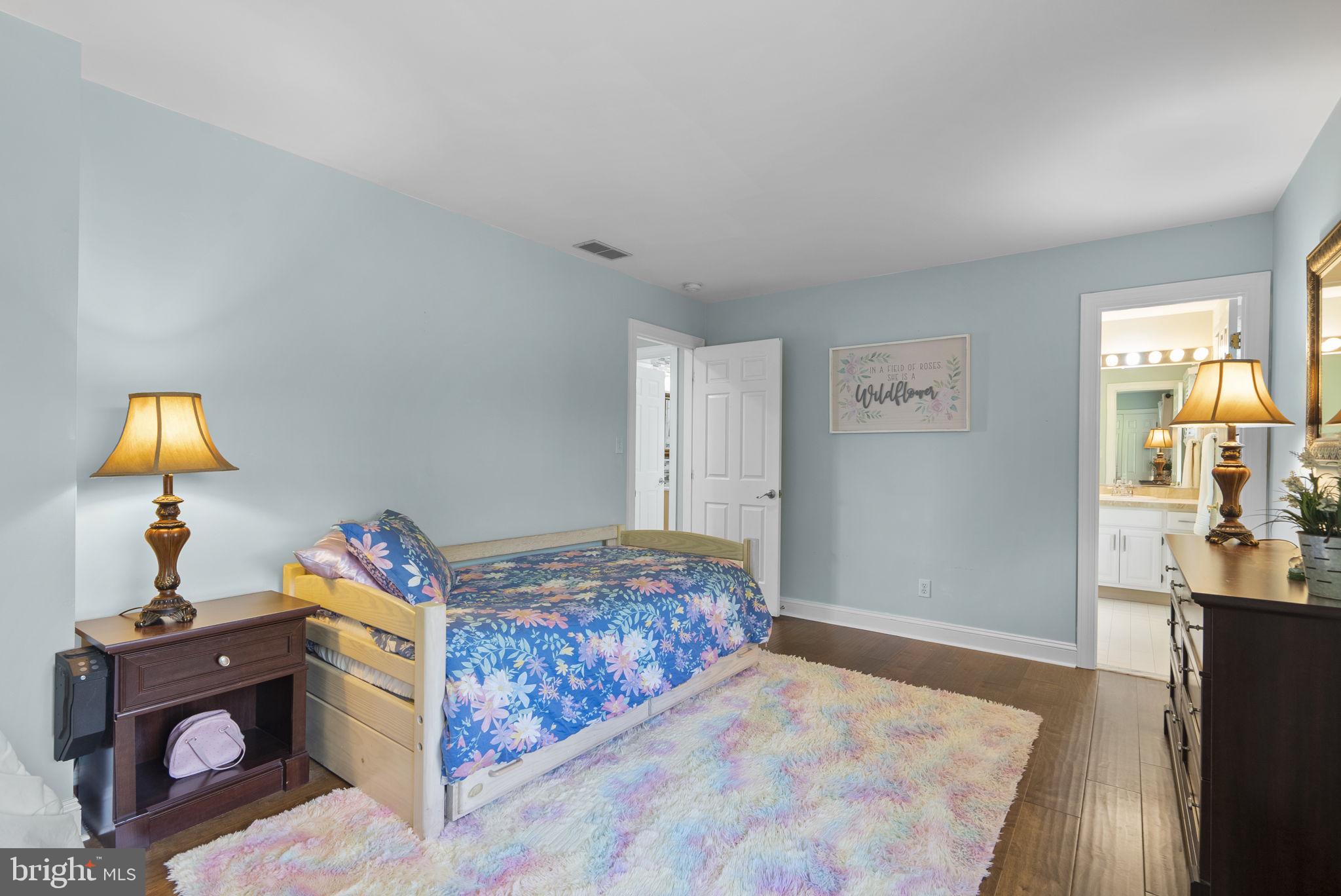 TAMERON HALL - Residential