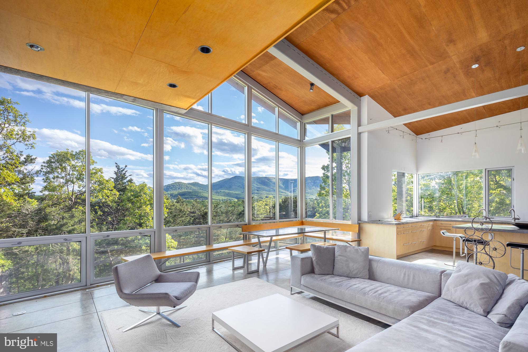 CREST RIVER FARMS - Residential