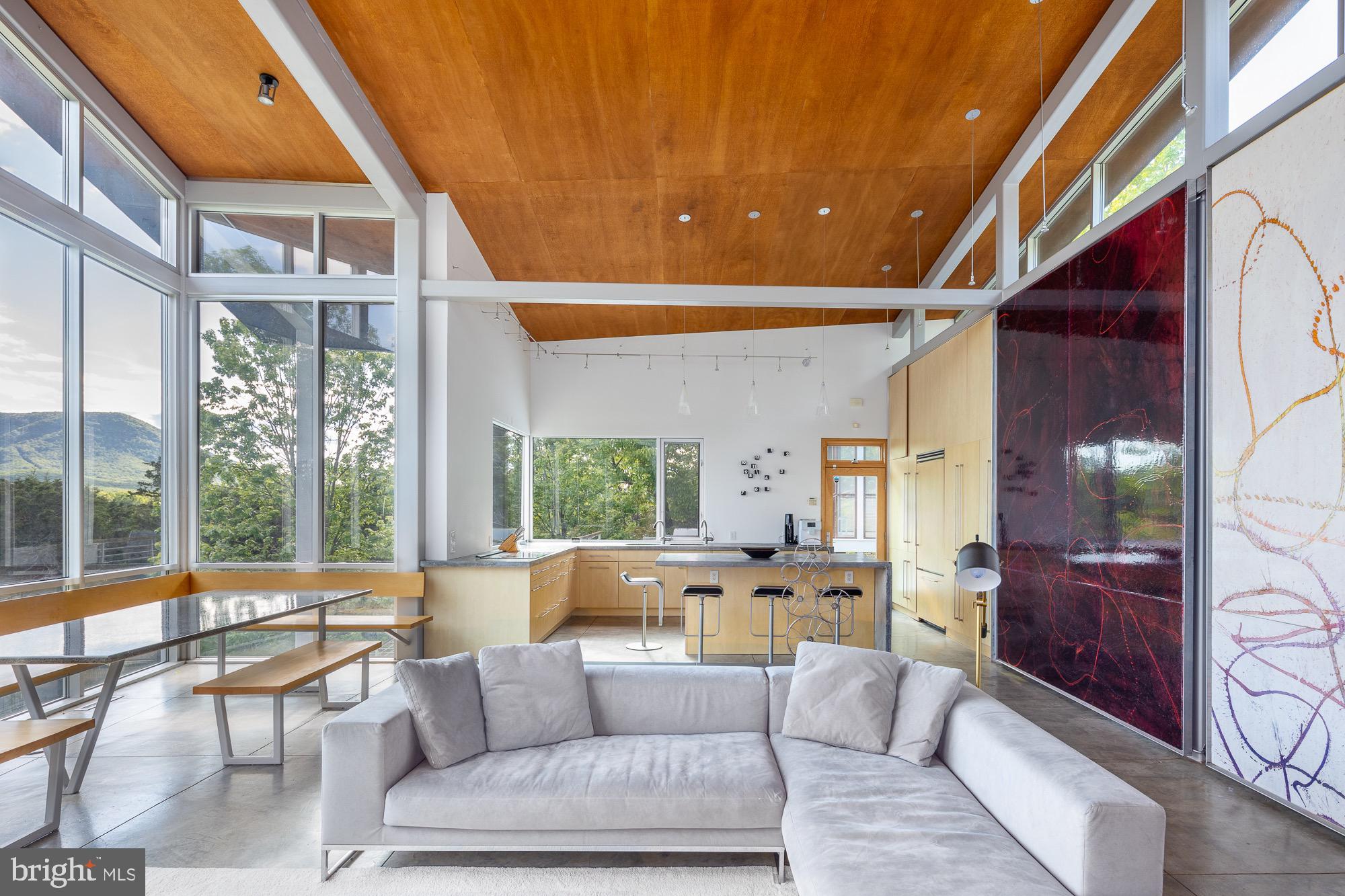 CREST RIVER FARMS - Residential