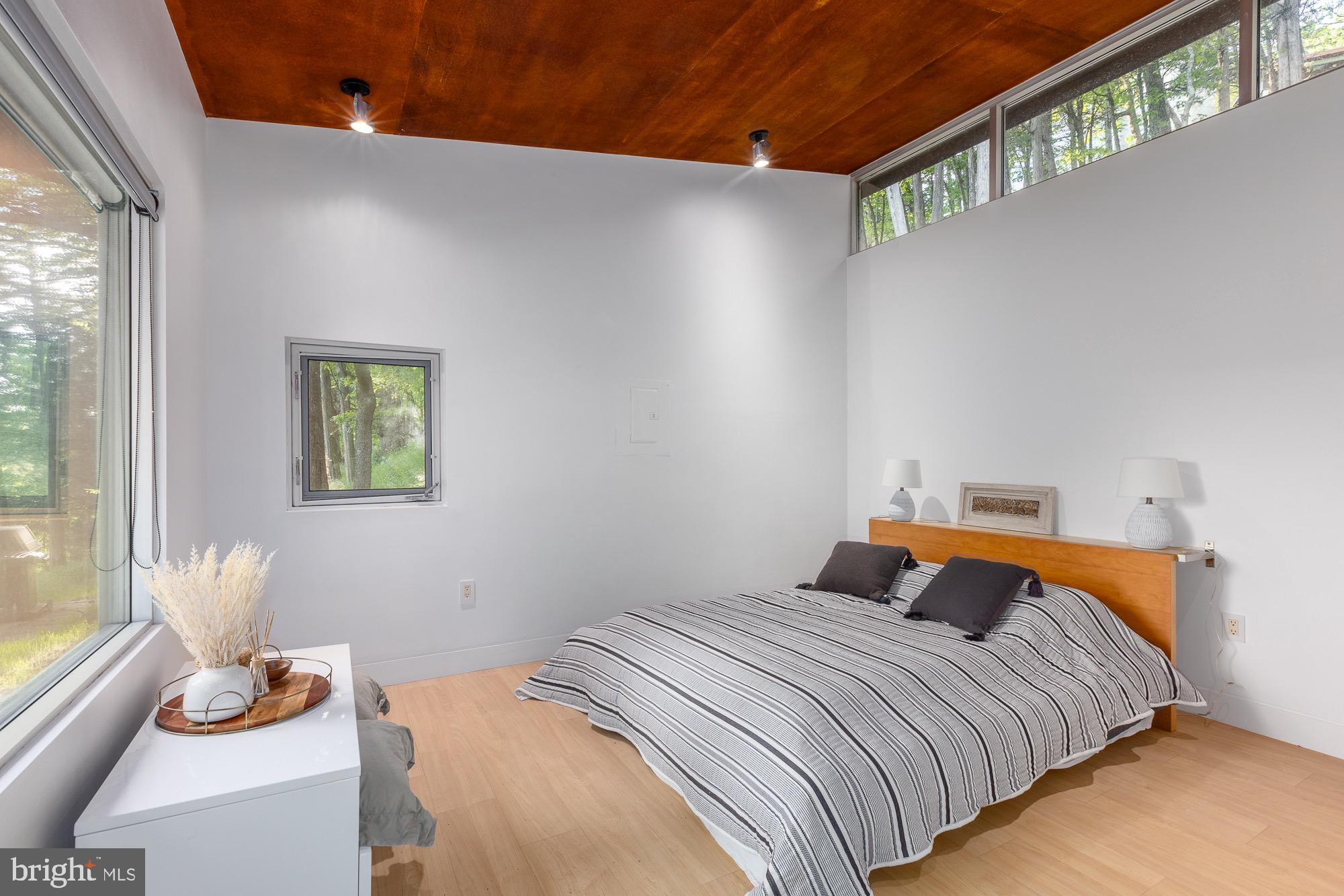 CREST RIVER FARMS - Residential
