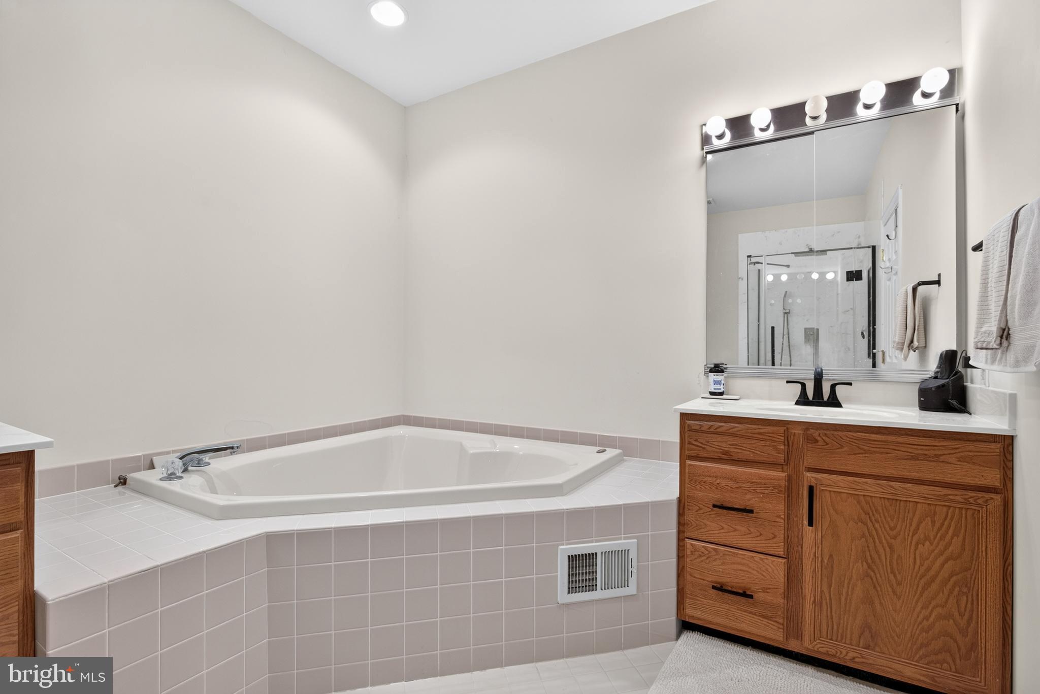 BLUE BELL CC - Residential
