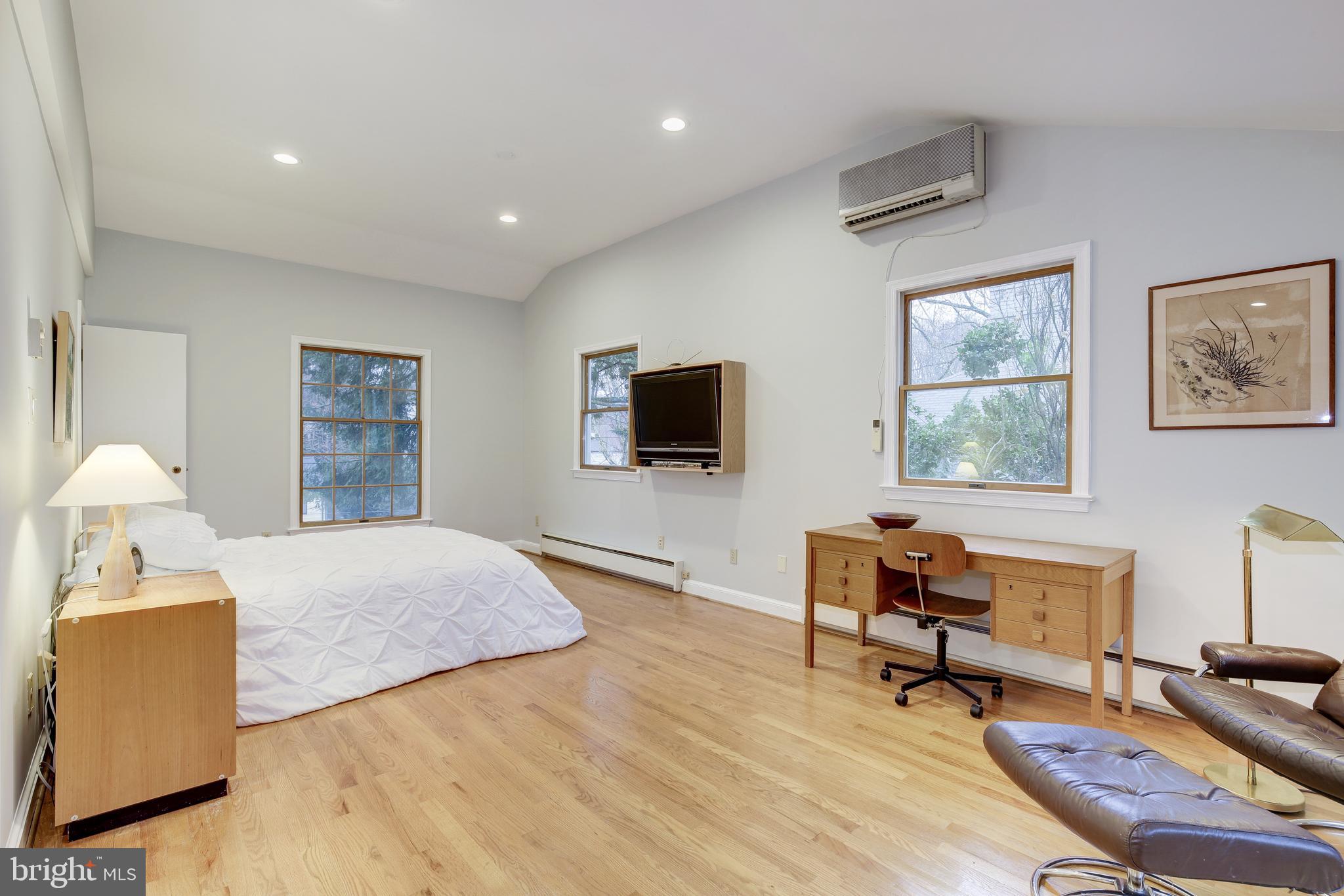 WESTMORELAND HILLS - Residential