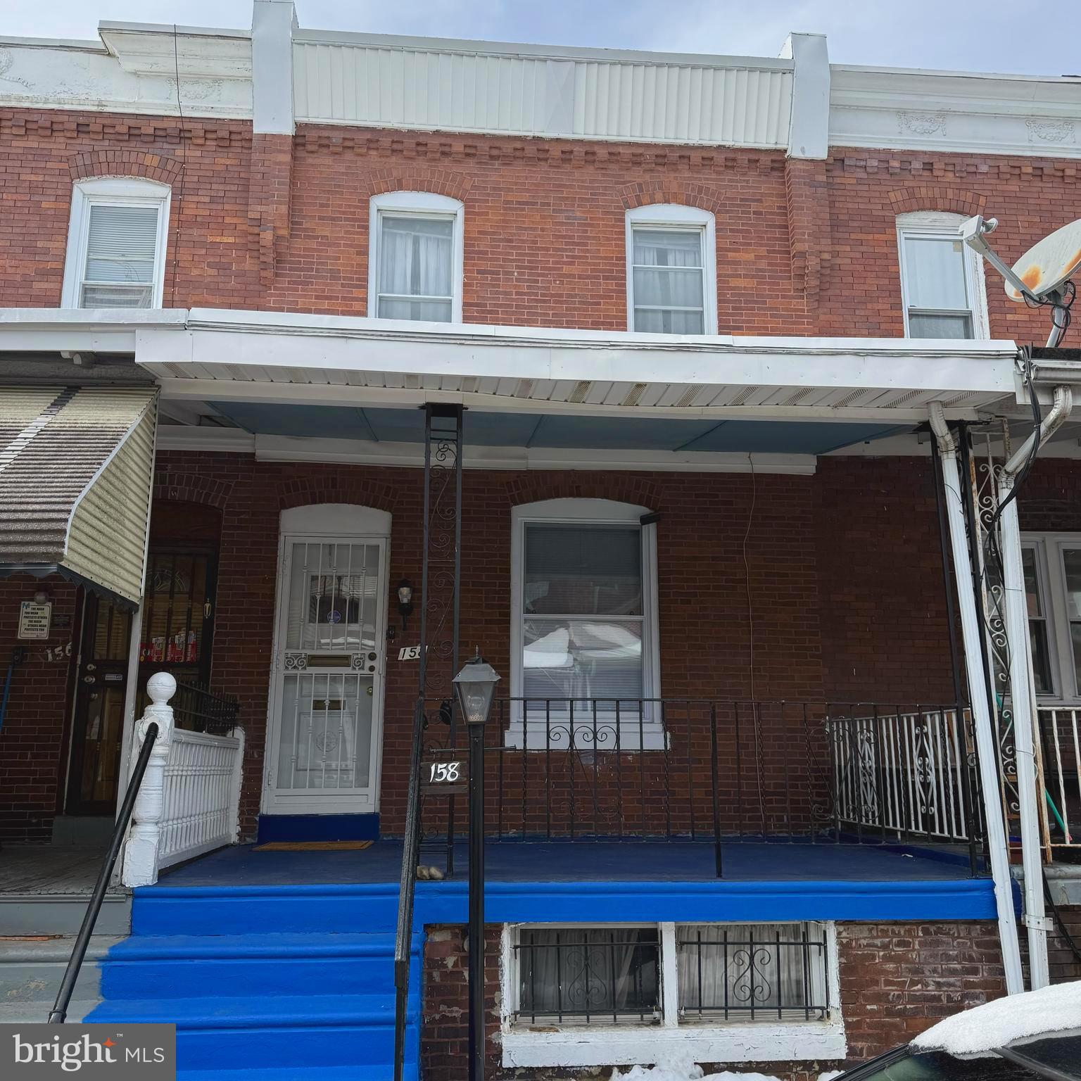 wellcome 158 n millick st , very well maintaind 3 bedroom and 3  bathroom  semi finished  basement , situated in very good location , just block way from L train , this home ideal for first time buyer or  investor,why you pay rent when  your monthly payment less than your rent ,, good opportunity own  nice home below market price