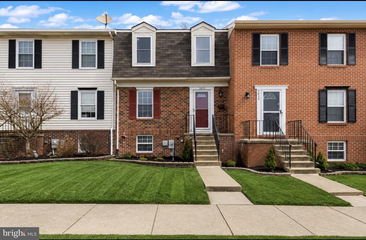 WOODSDALE MANOR - Residential