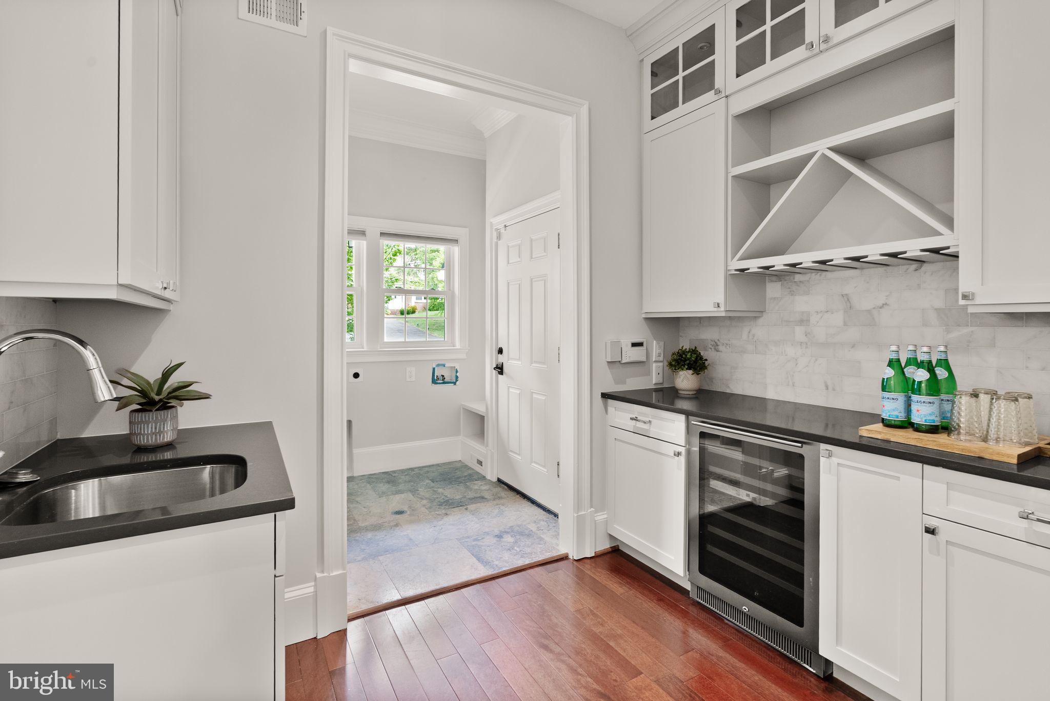 MT VERNON TERRACE - Residential