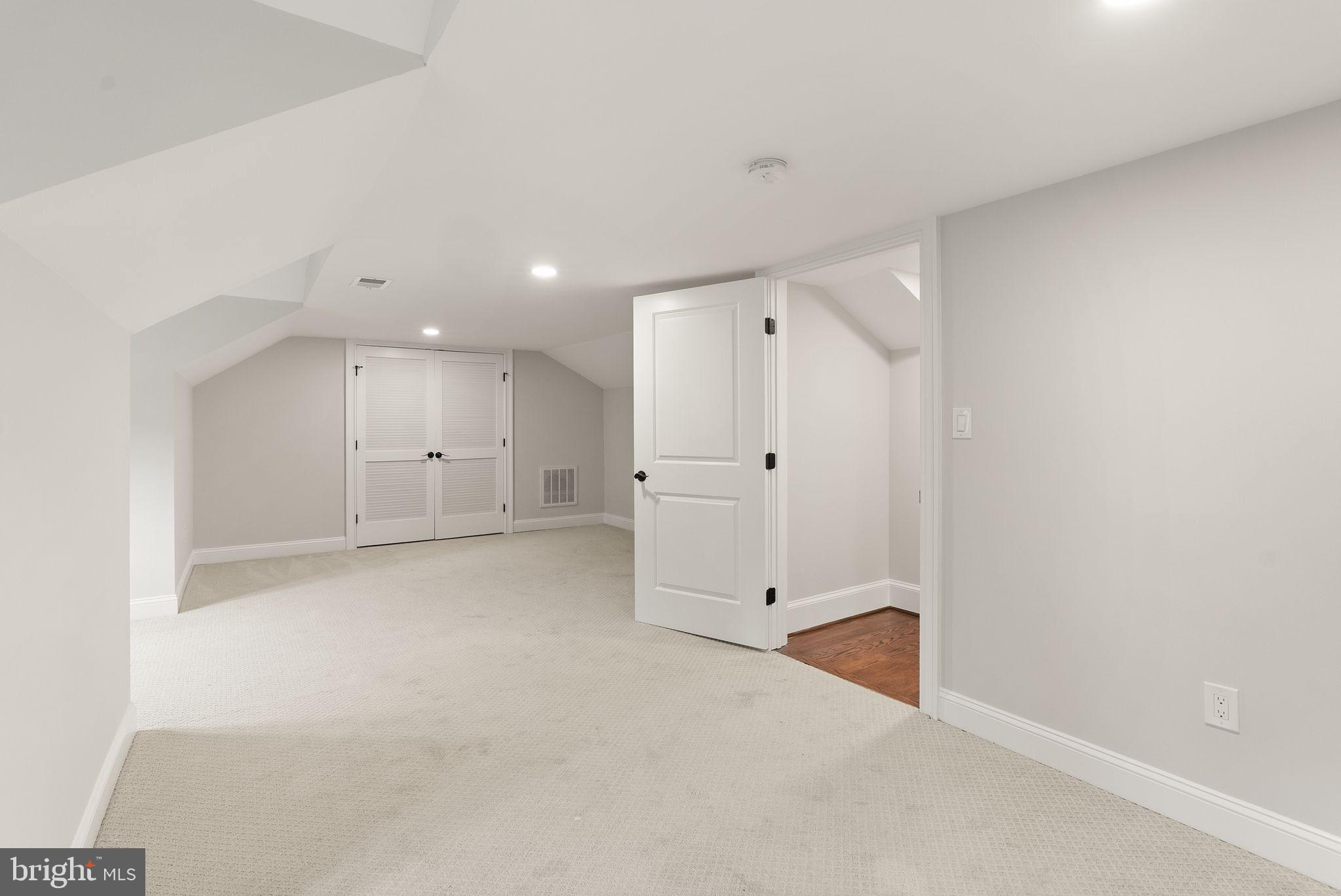 MT VERNON TERRACE - Residential
