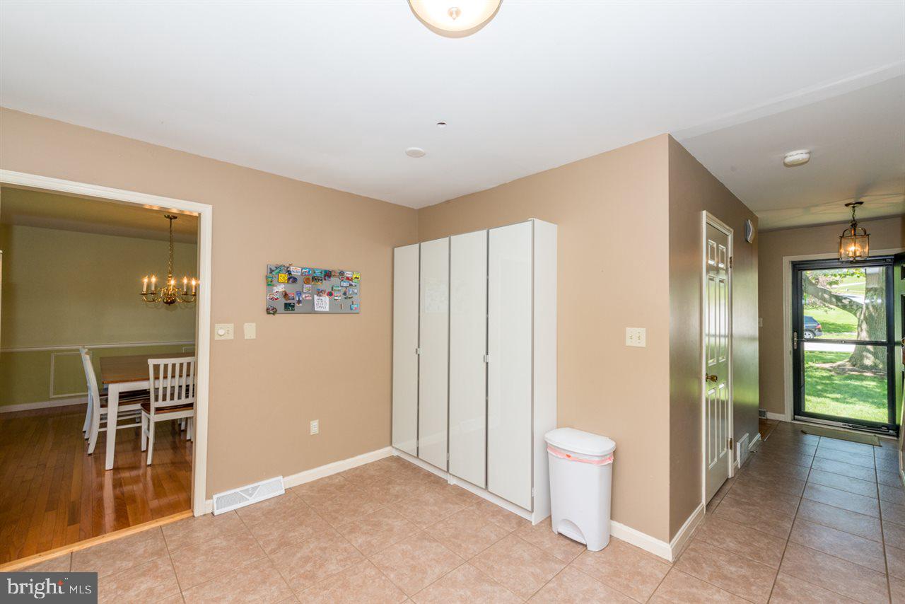 LAUREL HILLS - Residential