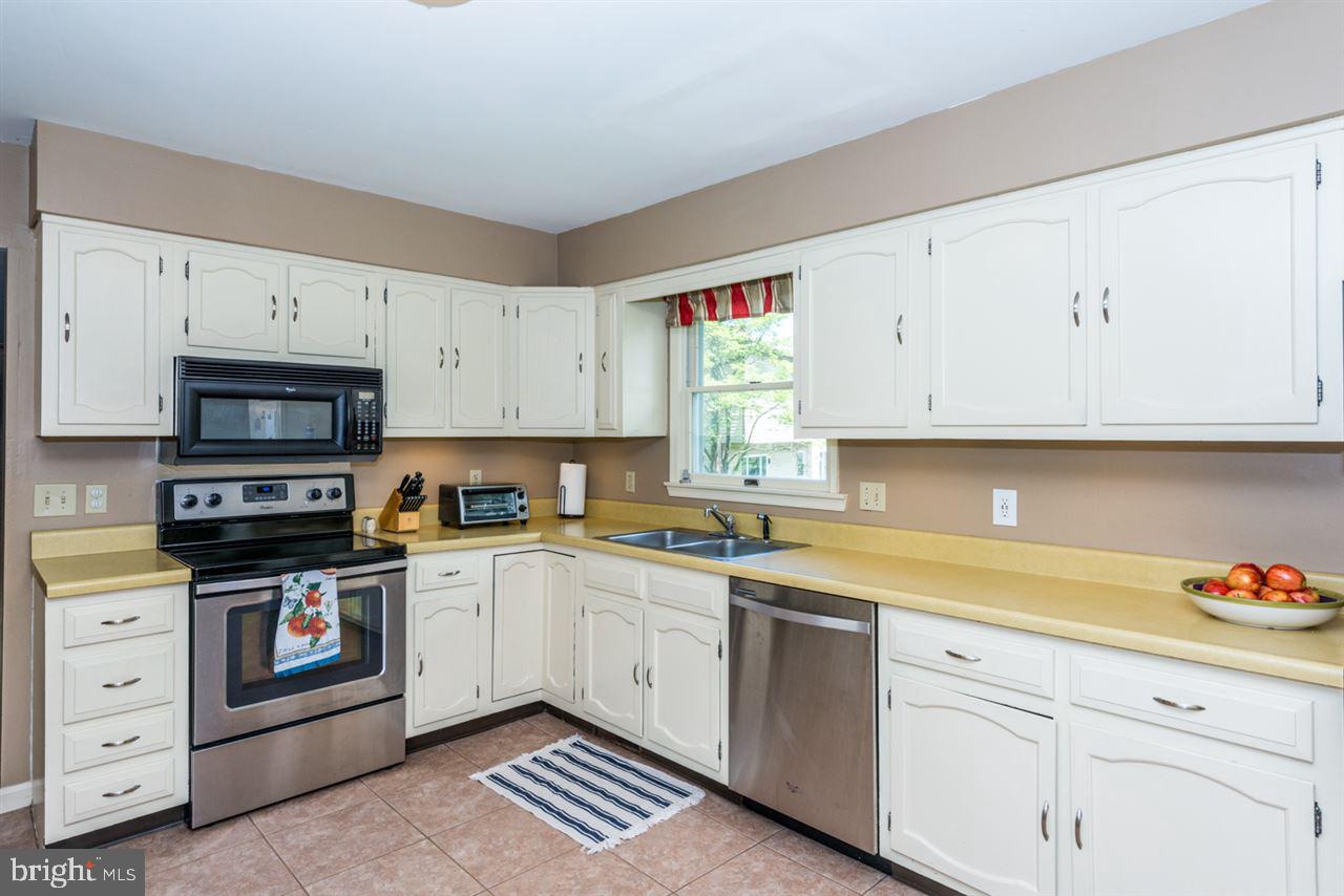 LAUREL HILLS - Residential