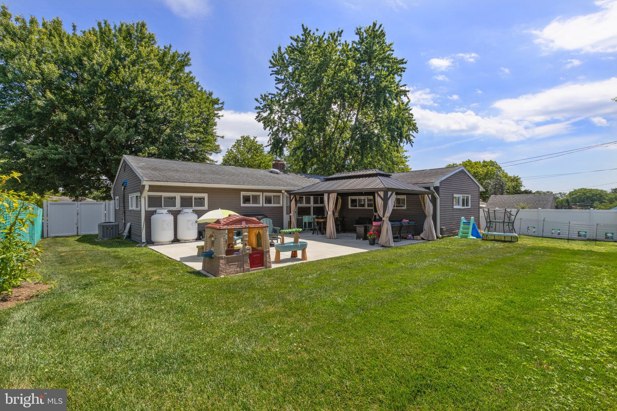 MAGNOLIA HILL - Residential